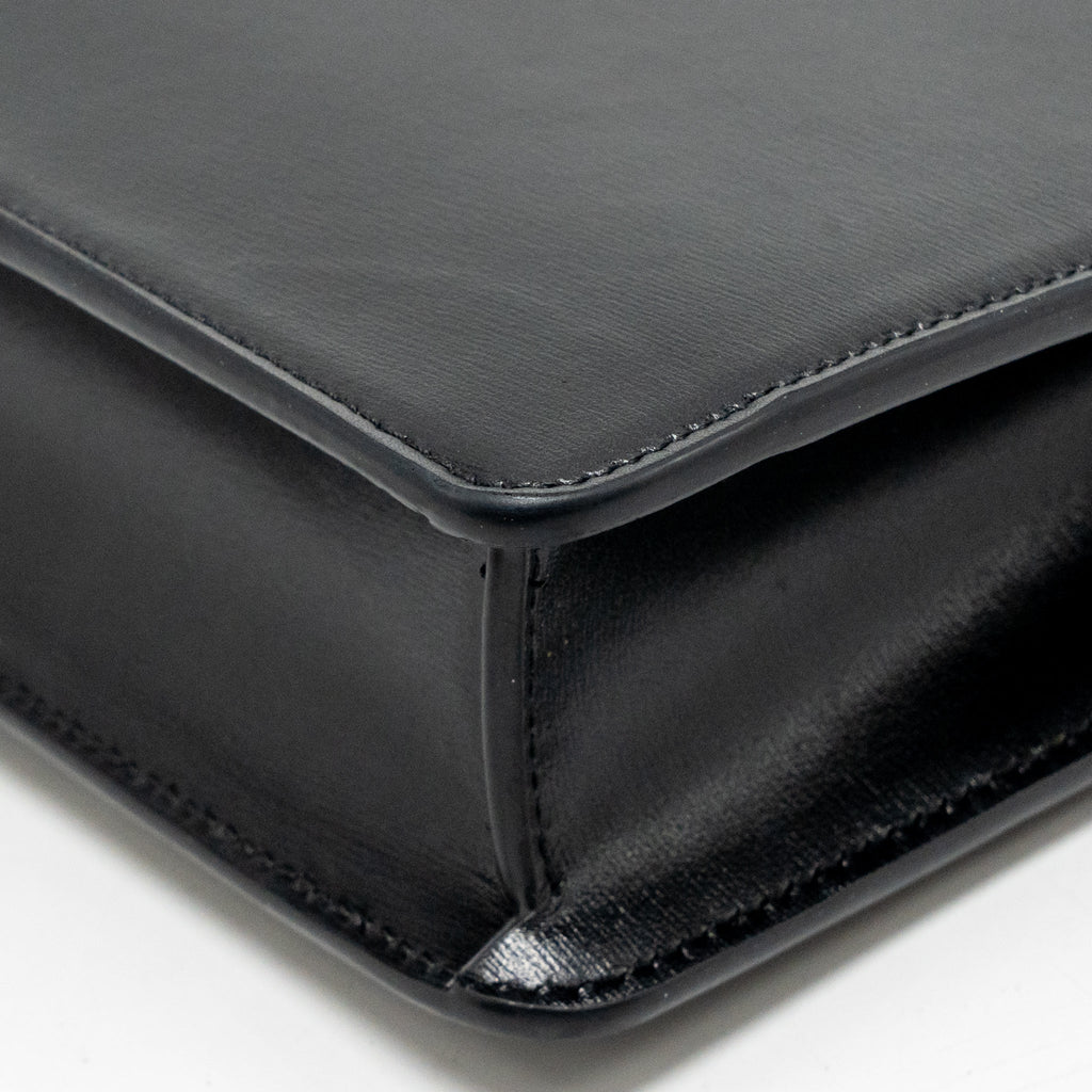 celine-wallet-on-chain-margo-shiny-calfskin-black-ghw