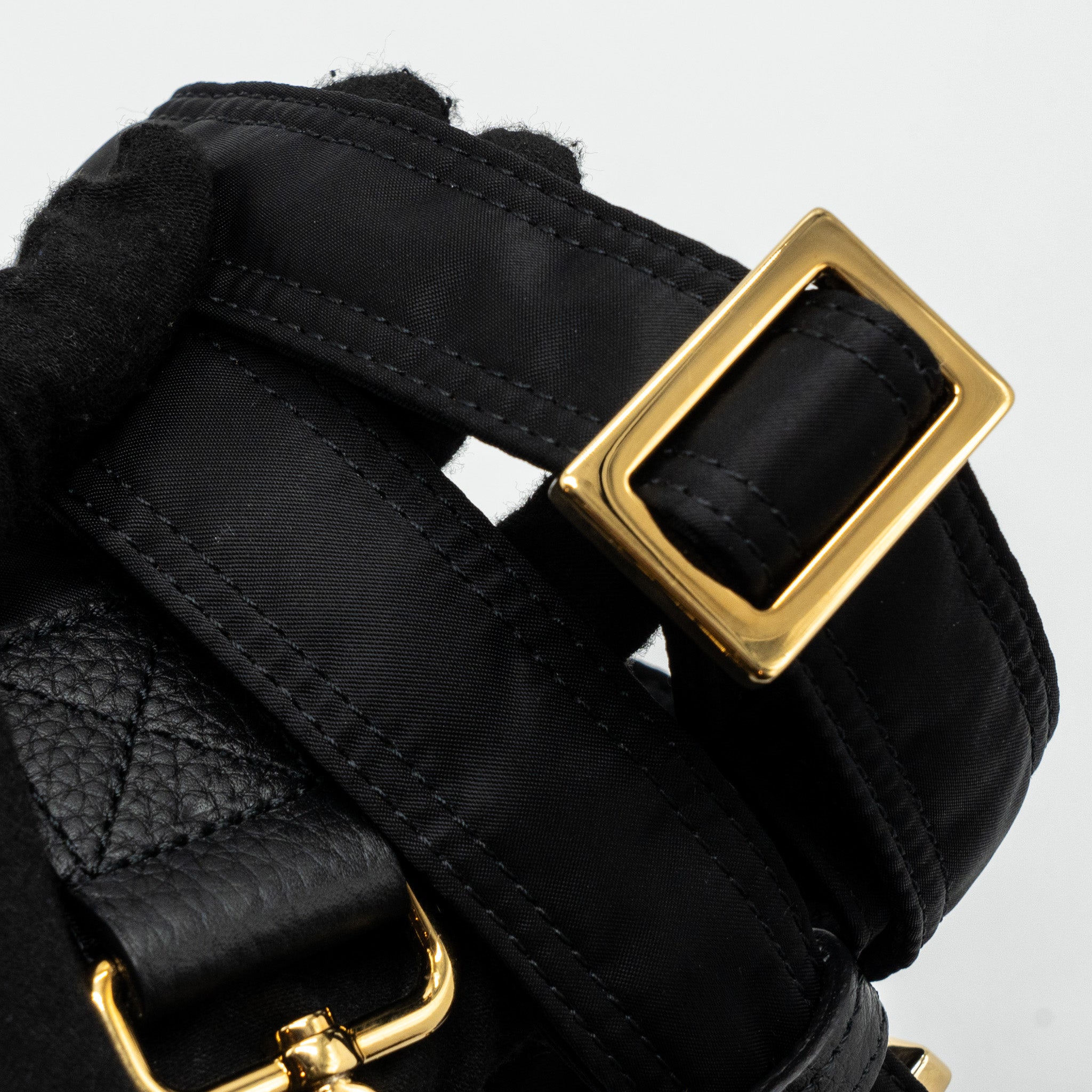 fendi-regular-baguette-nylon-black-ghw