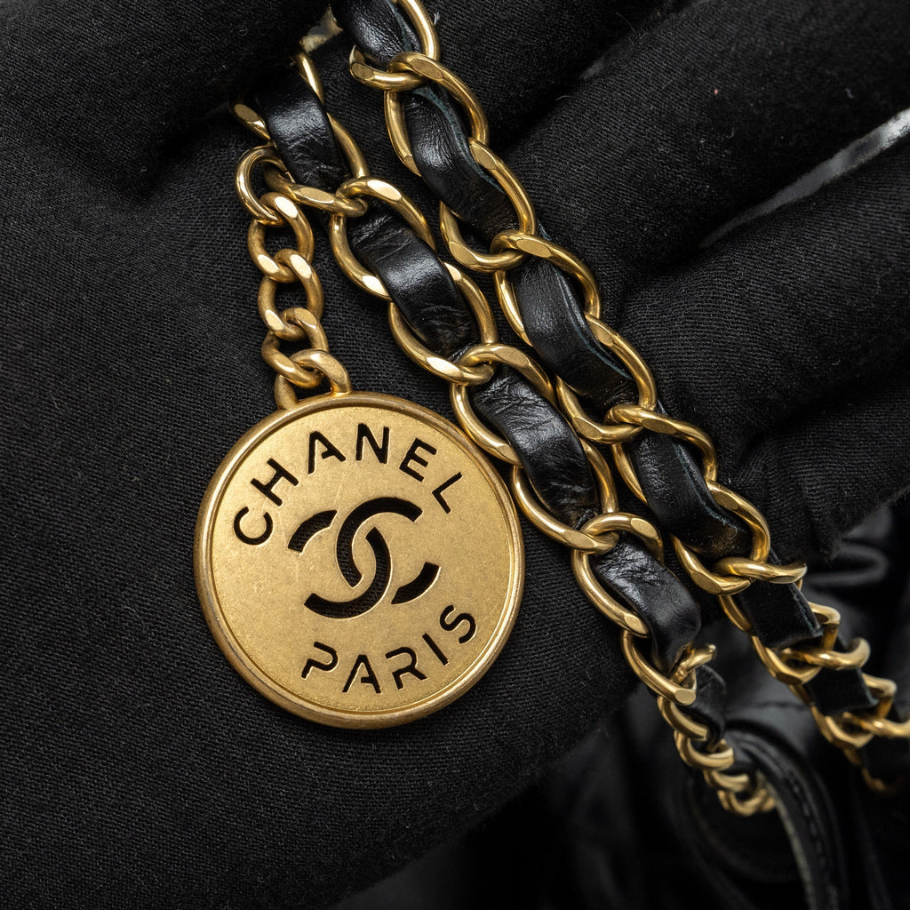 chanel-medium-22-bag-calfskin-black-ghw-microchip