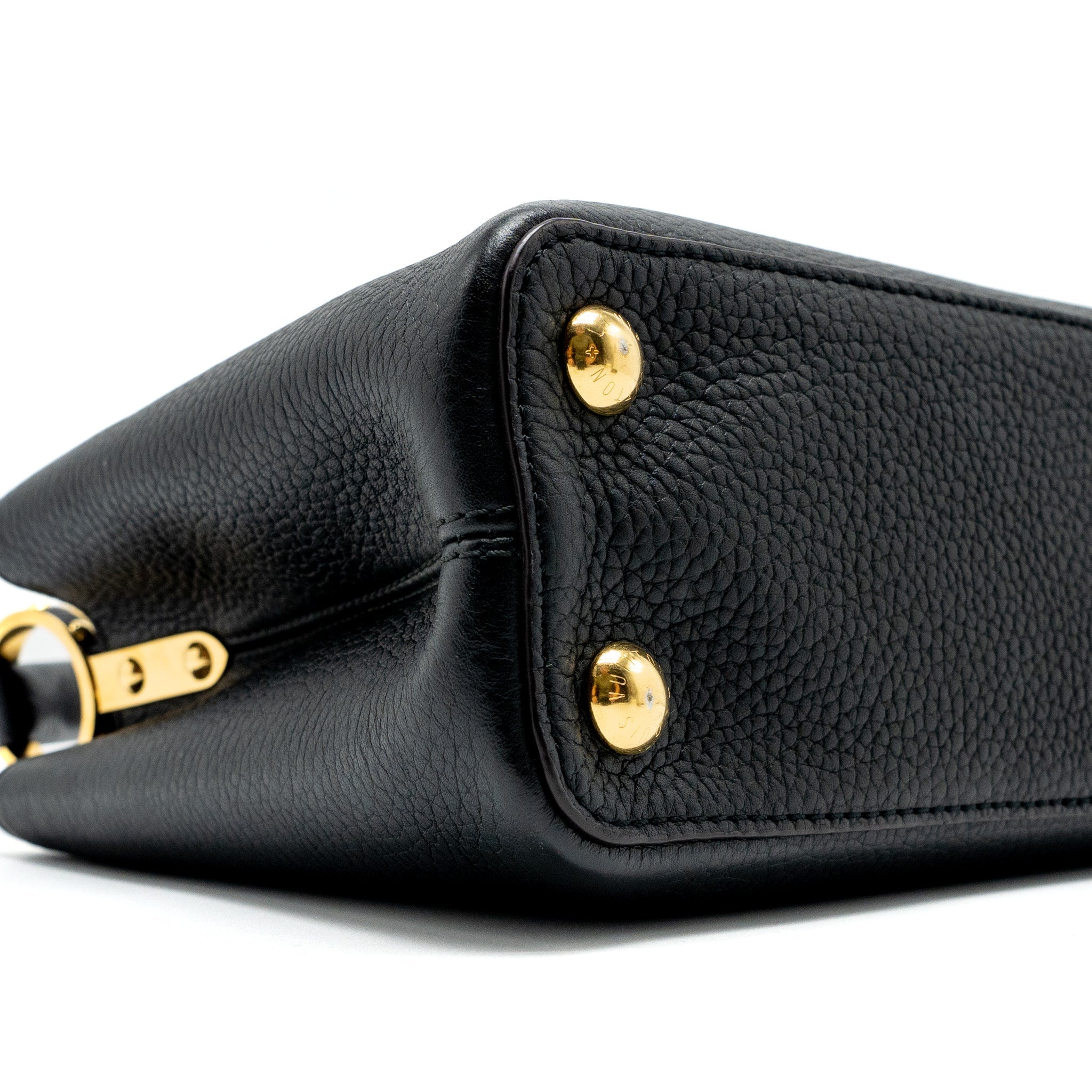 louis-vuitton-capucines-bb-taurillon-black-ghw