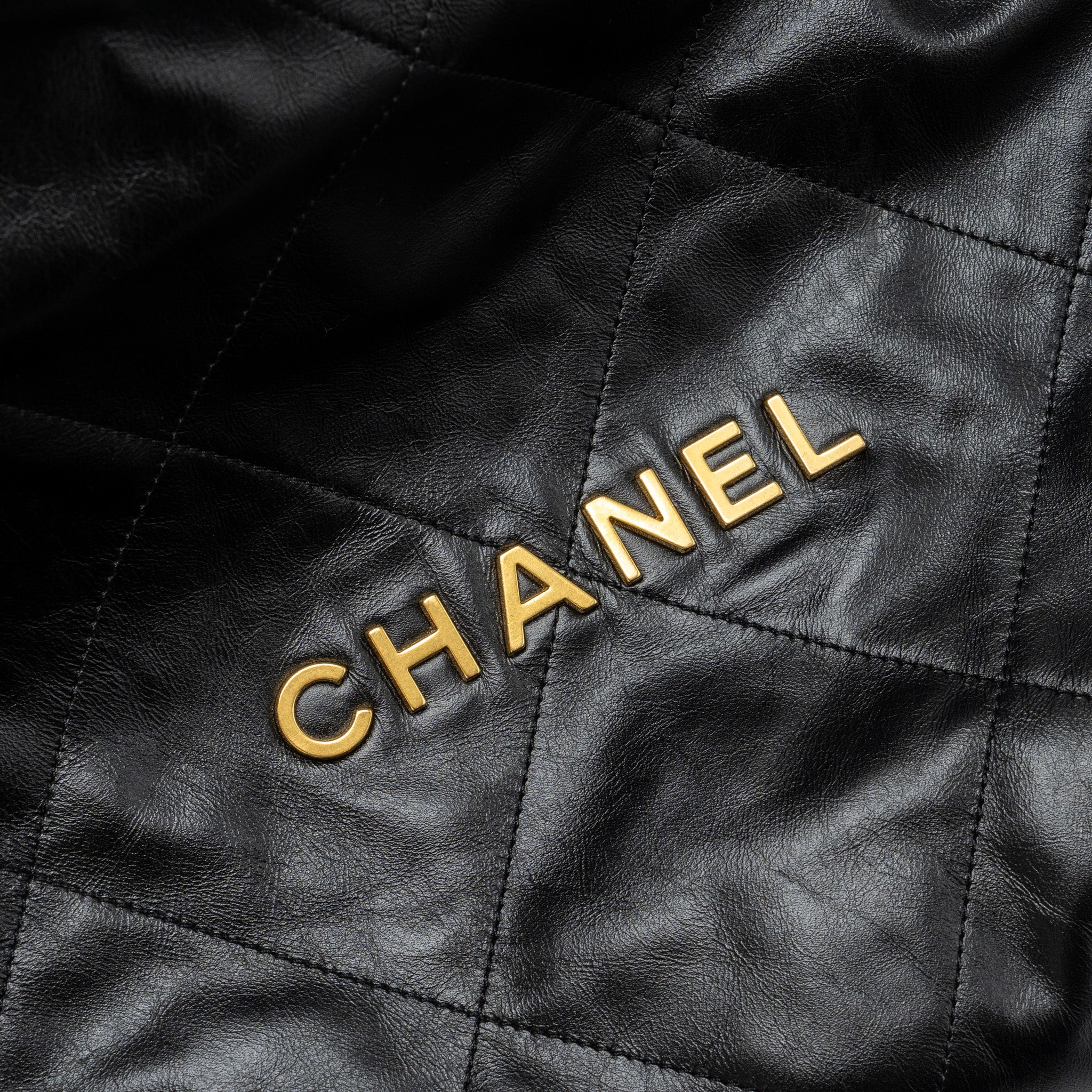 chanel-medium-22-bag-calfskin-black-ghw-microchip