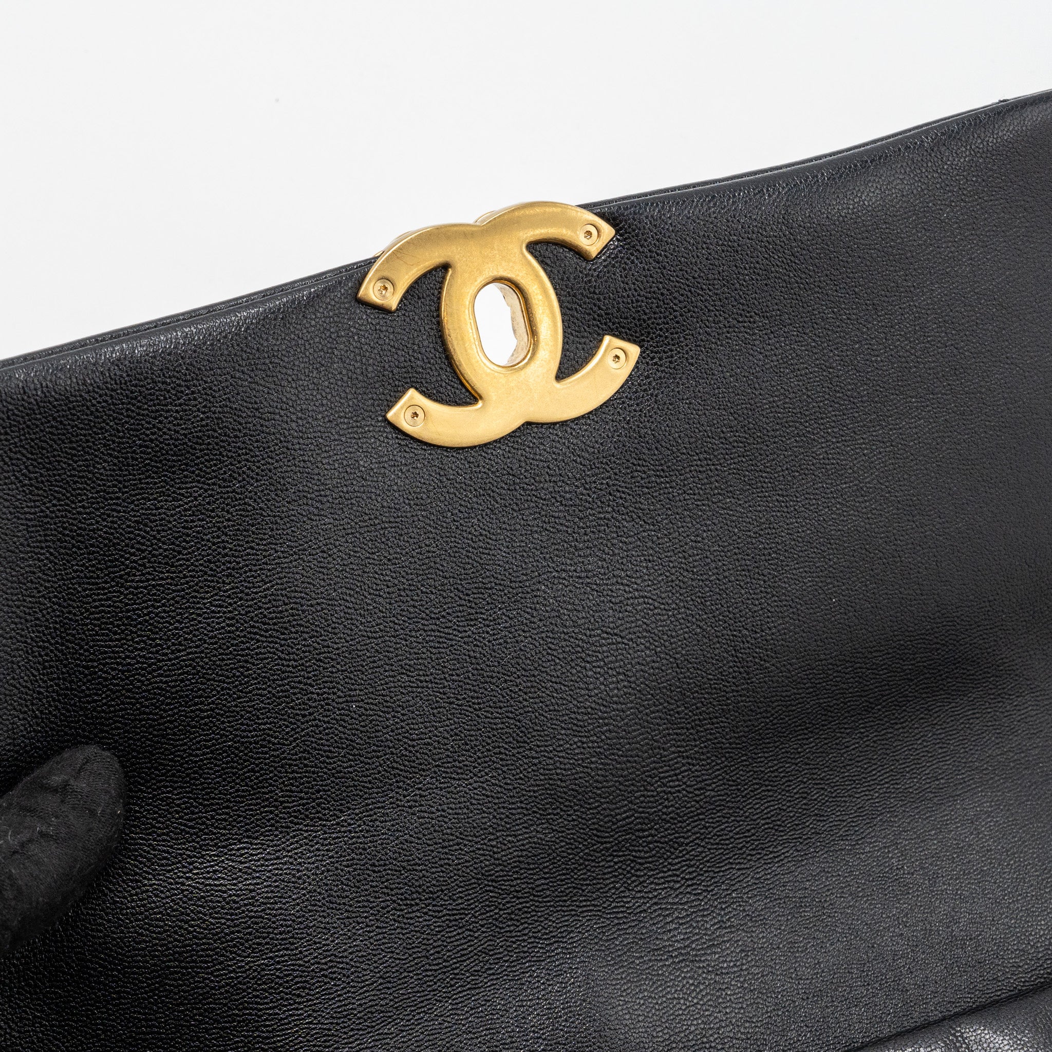 chanel-medium-19-bag-goatskin-black-multicolour-hardware-3