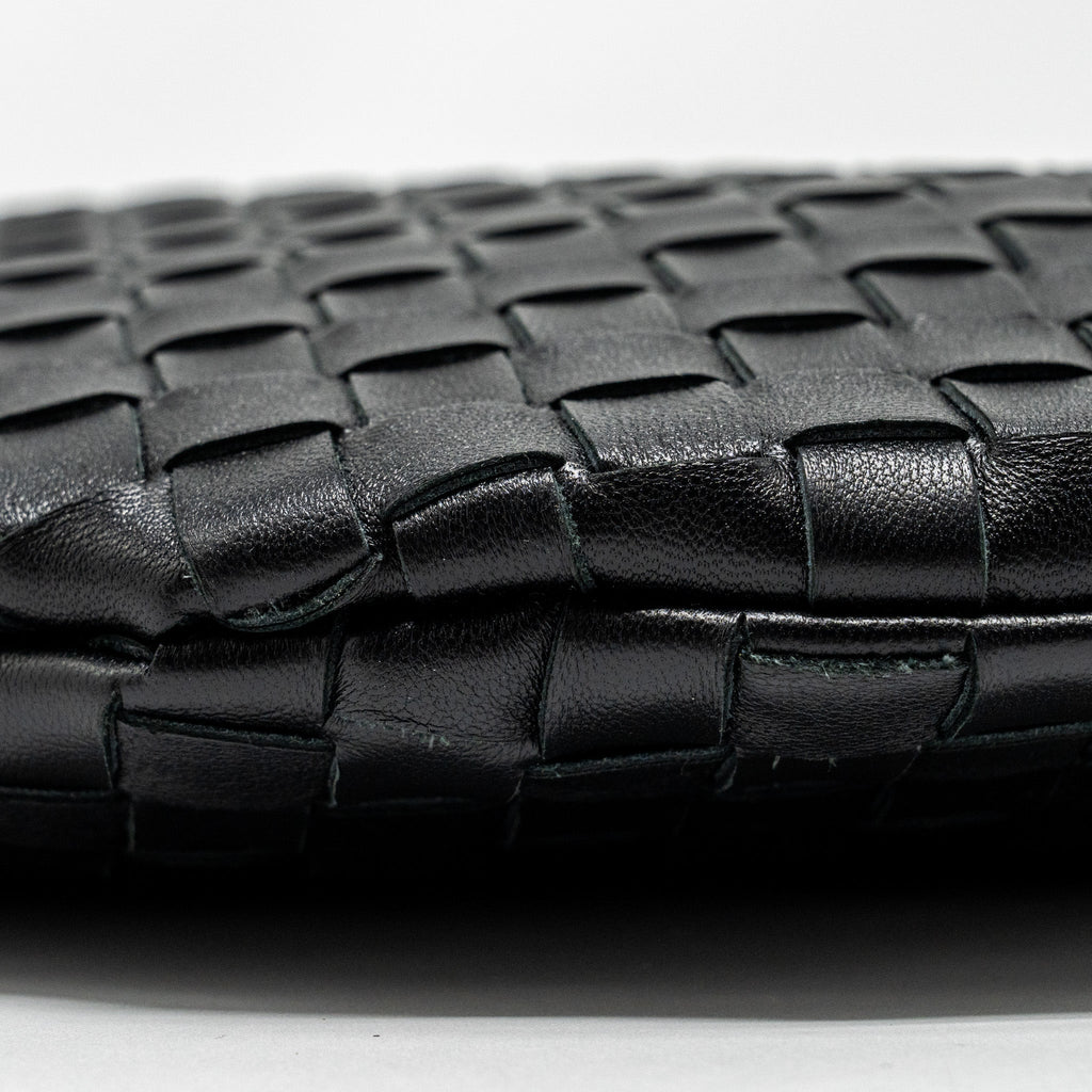 bottega-veneta-medium-turn-pouch-lambskin-black-ghw
