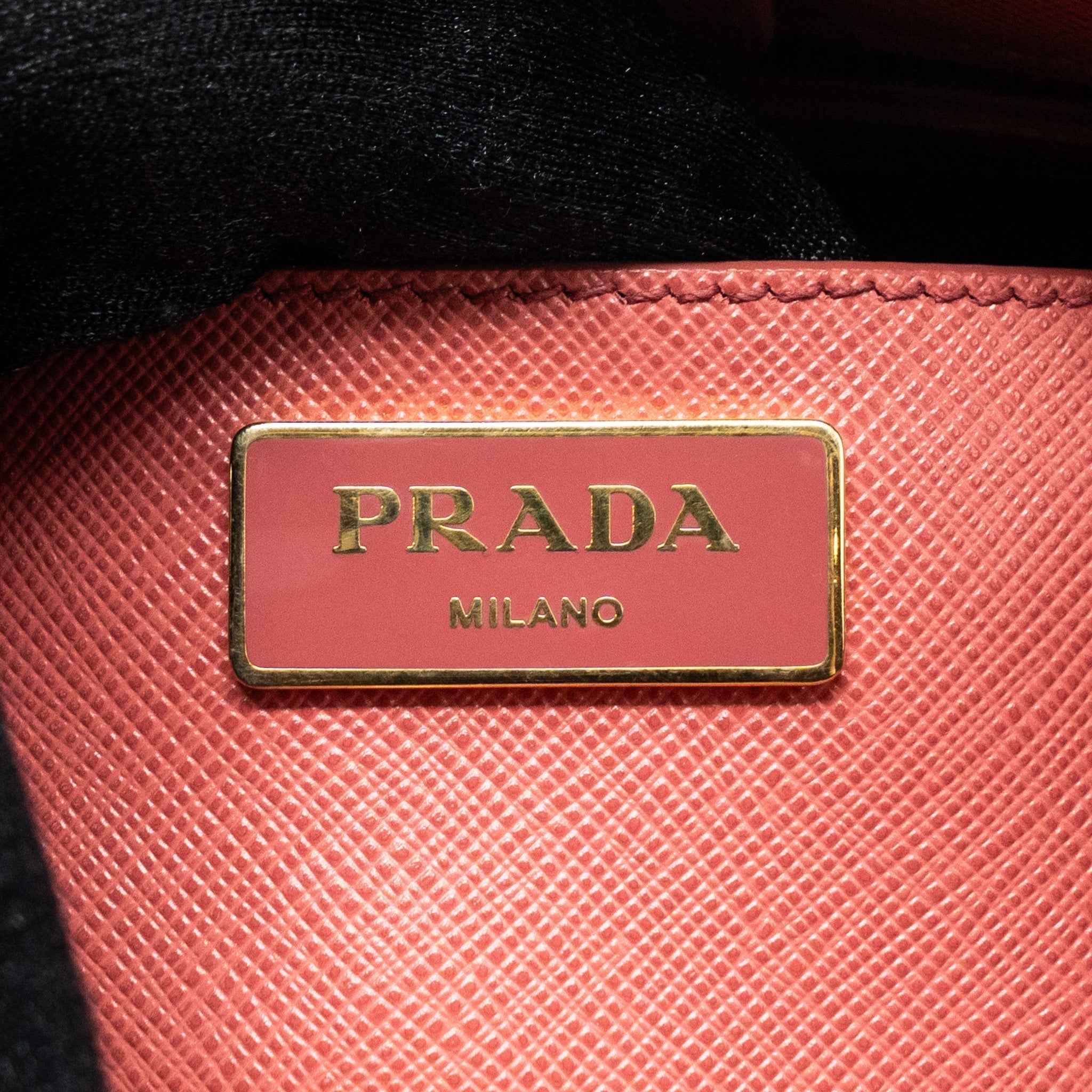 prada-top-handle-small-tote-bag-saffiano-calfskin-pink-ghw