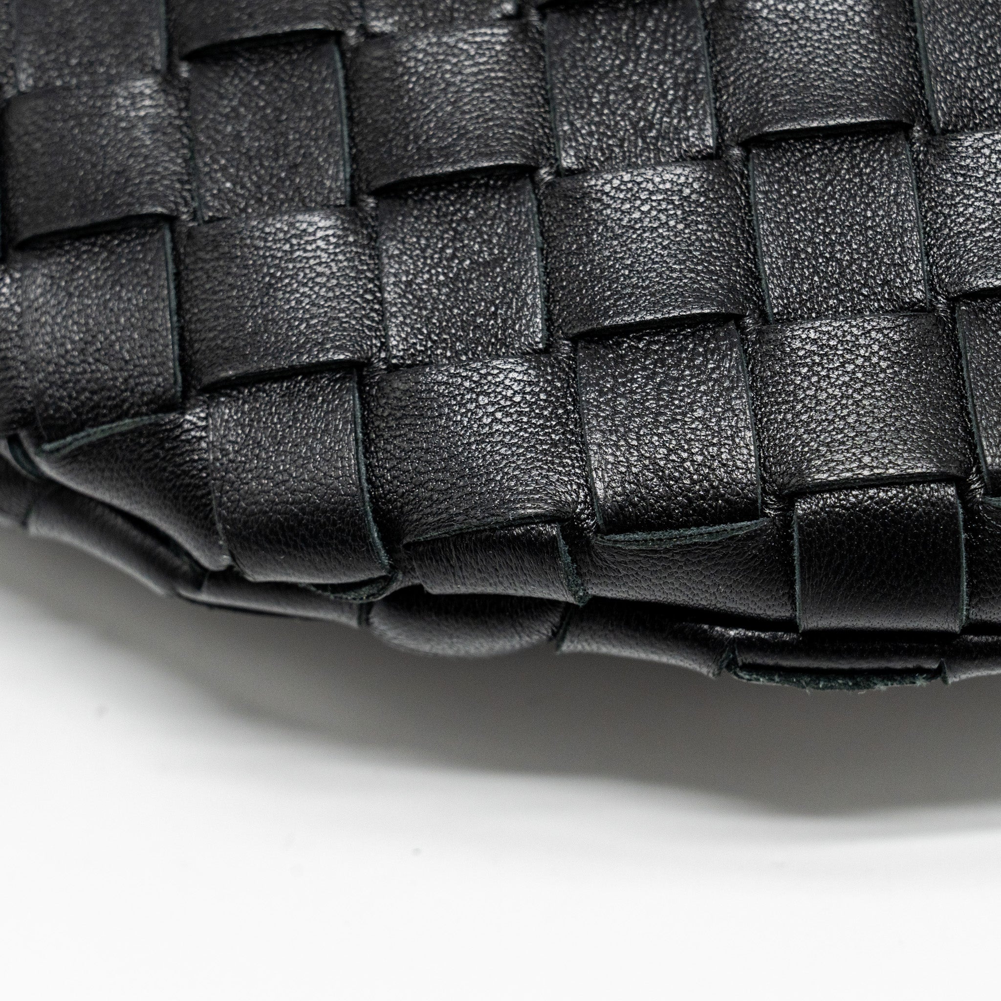 bottega-veneta-medium-turn-pouch-lambskin-black-ghw