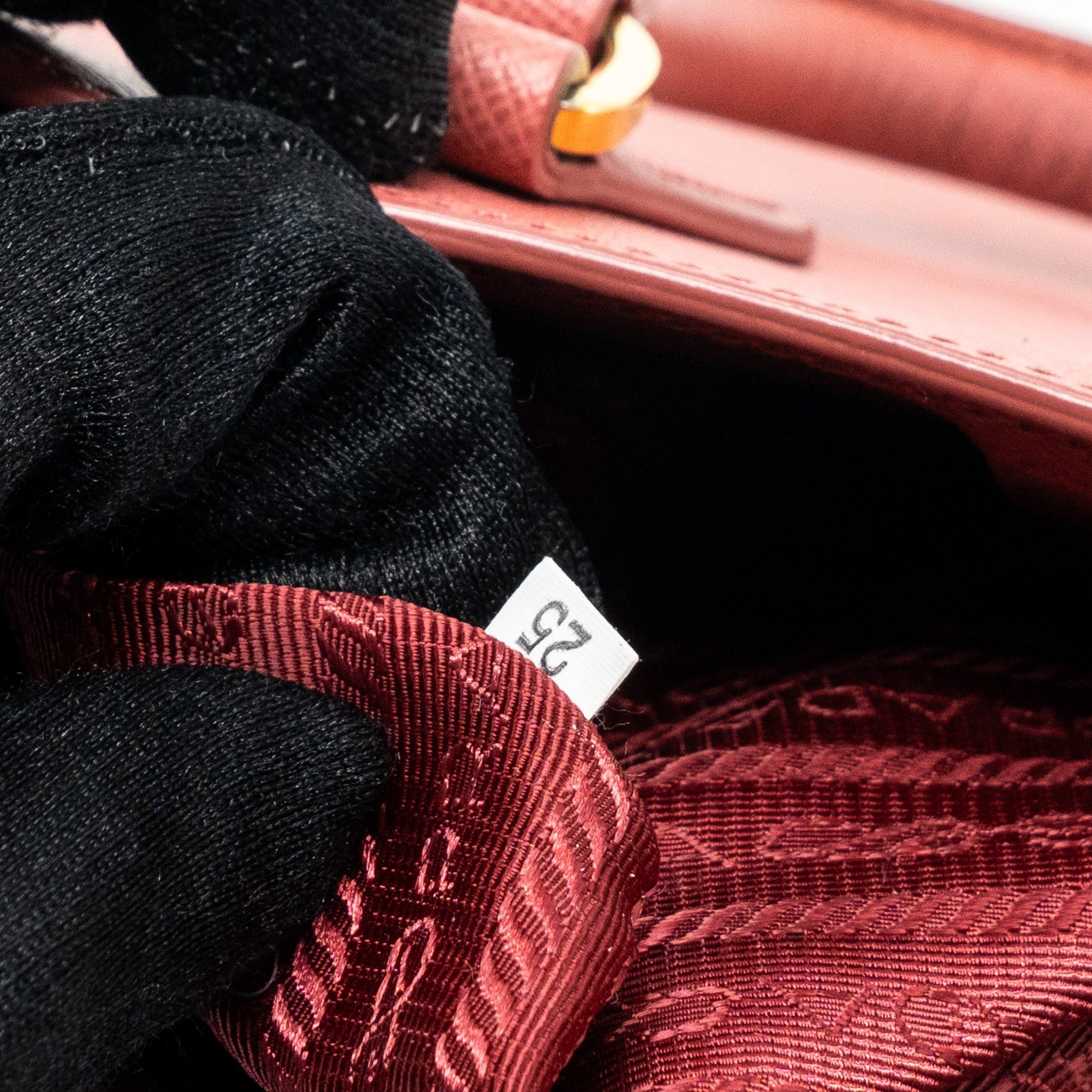 prada-top-handle-small-tote-bag-saffiano-calfskin-pink-ghw
