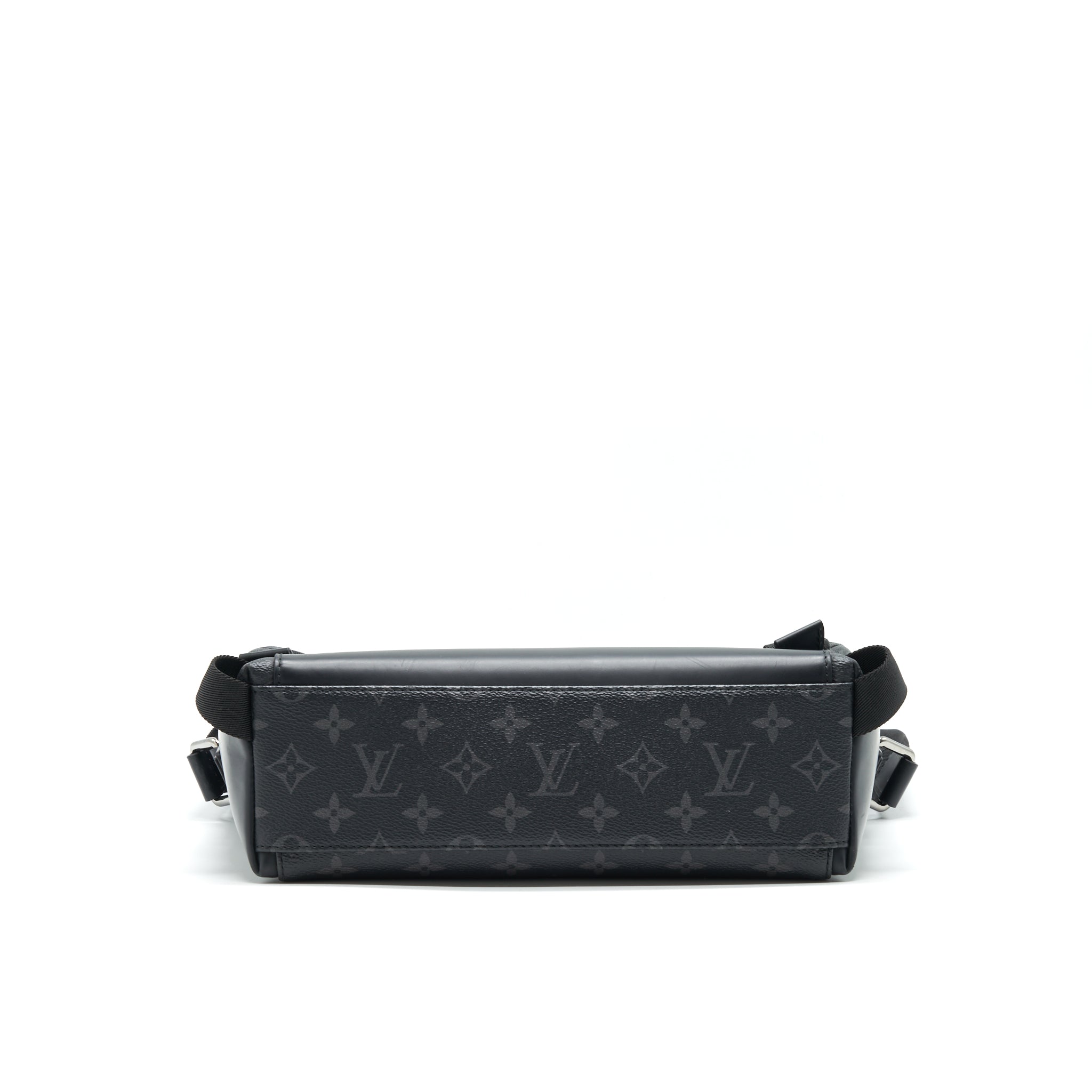 louis-vuitton-messenger-pm-voyager-monogram