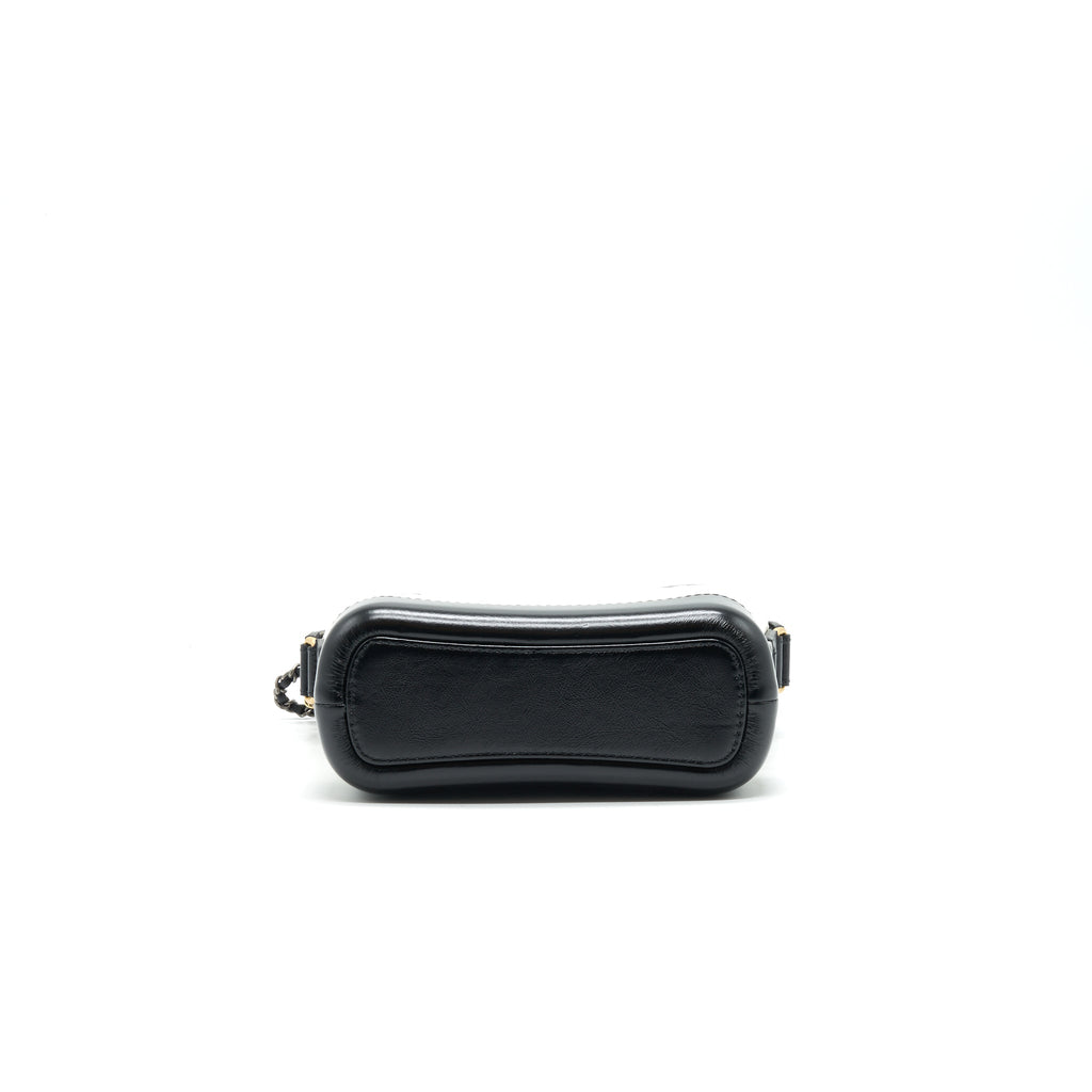 chanel-small-gabrielle-hobo-bag-white-black-1