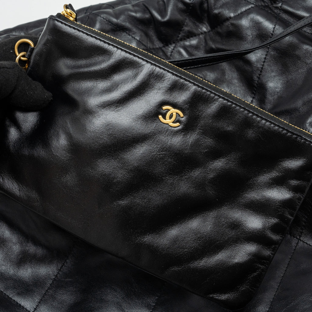 chanel-medium-22-bag-calfskin-black-ghw-microchip