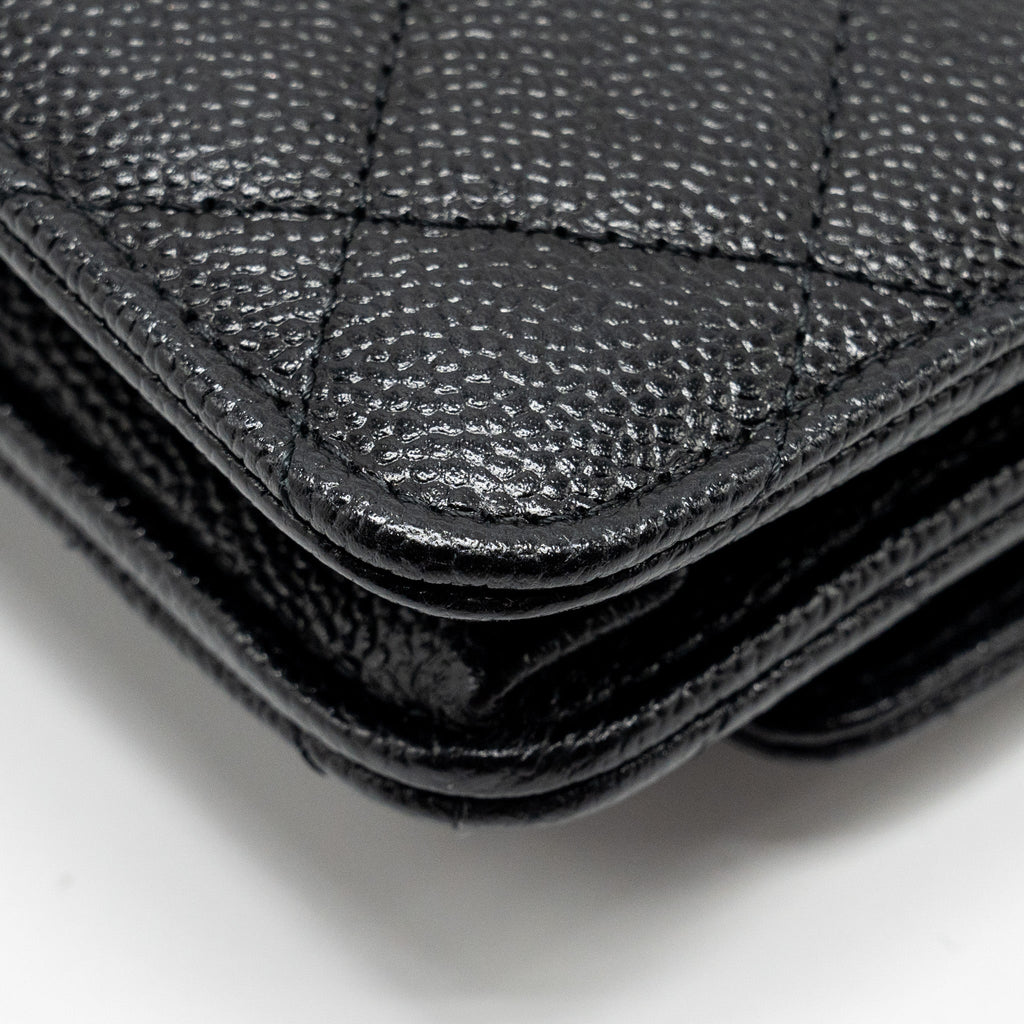 chanel-detailed-cc-logo-wallet-on-chain-caviar-black-ghw-microchip