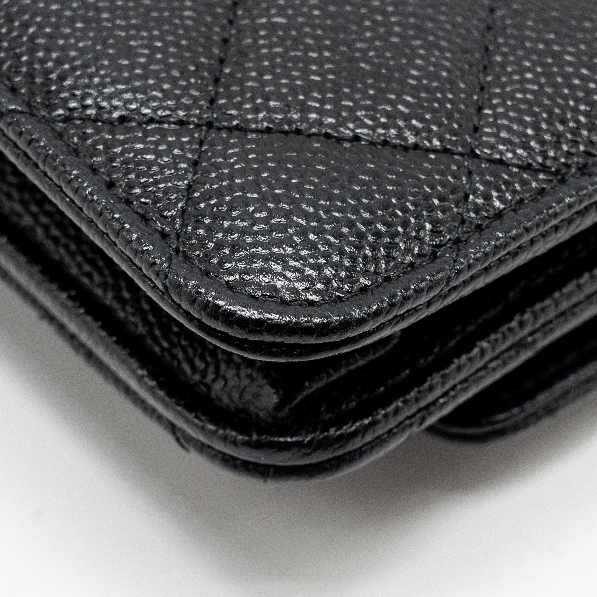 chanel-detailed-cc-logo-wallet-on-chain-caviar-black-ghw-microchip