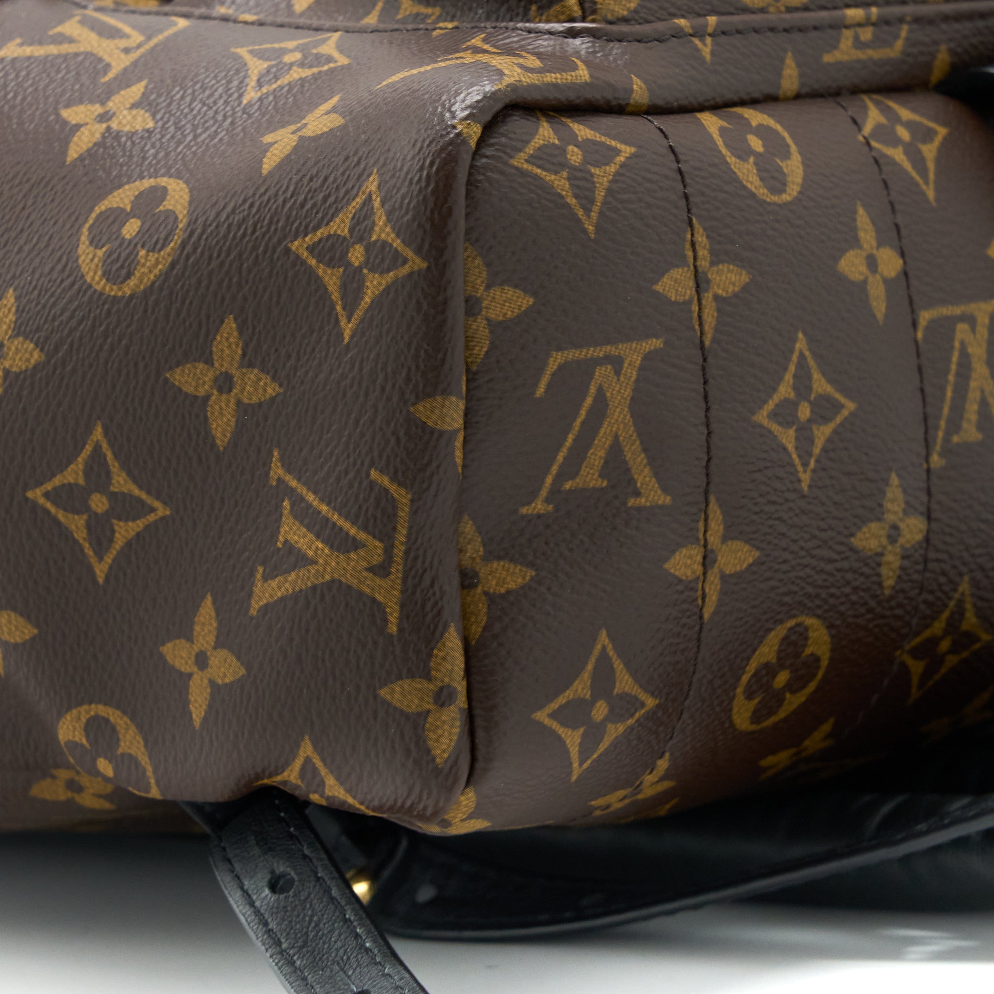 louis-vuitton-palm-spring-backpack-mm-monogram-canvas-ghw