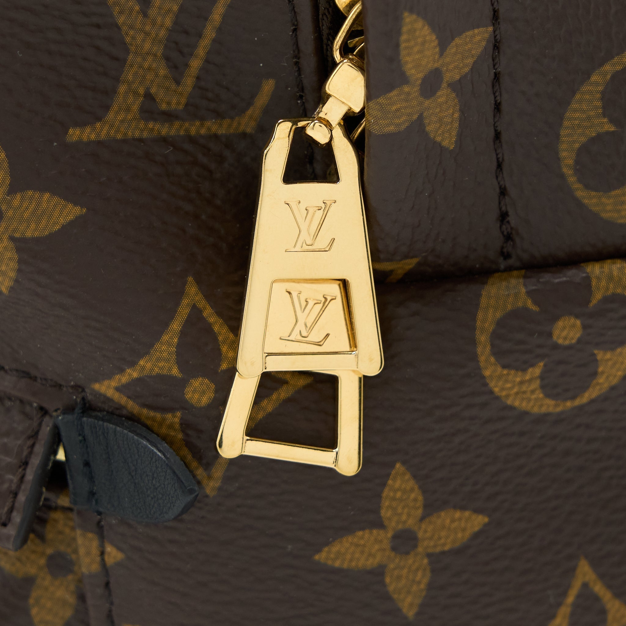 louis-vuitton-palm-spring-backpack-mm-monogram-canvas-ghw