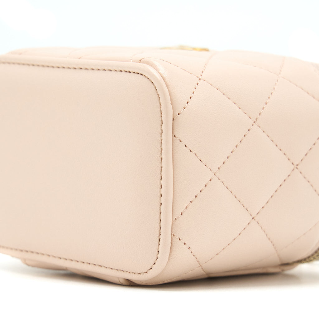 chanel-pearl-crush-mini-vanity-with-chain-lambskin-light-pink-ghw