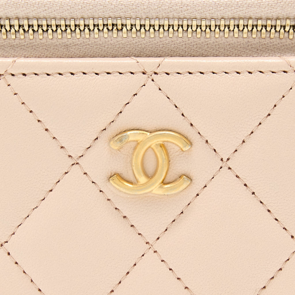 chanel-pearl-crush-mini-vanity-with-chain-lambskin-light-pink-ghw