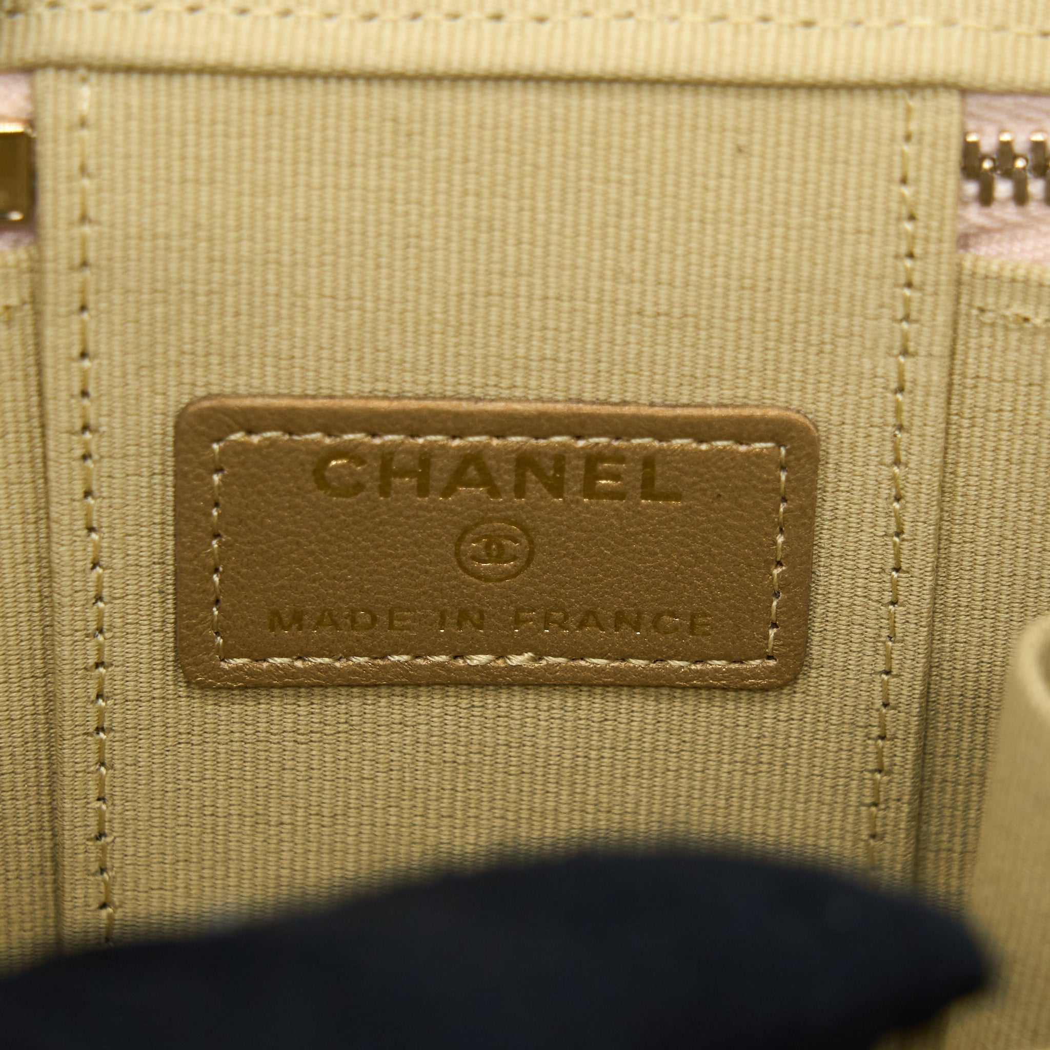 chanel-pearl-crush-mini-vanity-with-chain-lambskin-light-pink-ghw