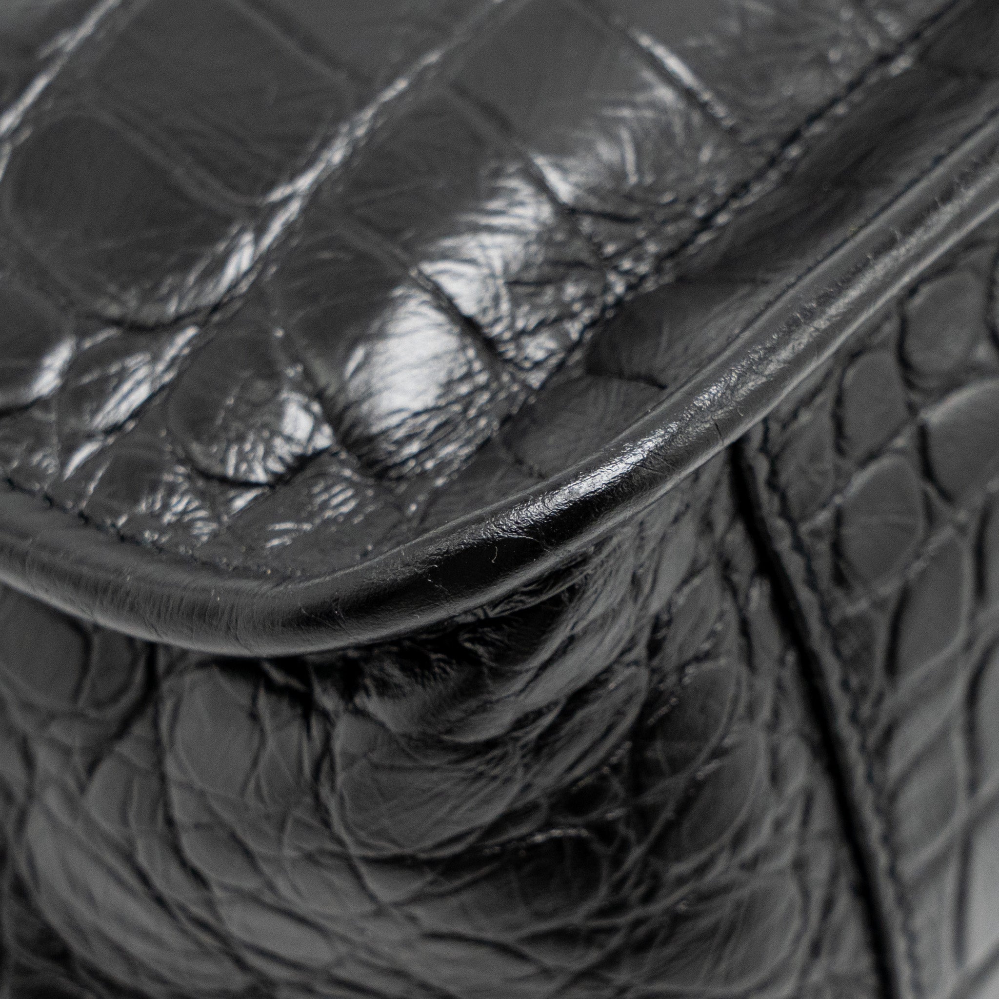 saint-laurent-ysl-medium-niki-bag-crocodile-embossed-black-calfskin-black-hardware-1