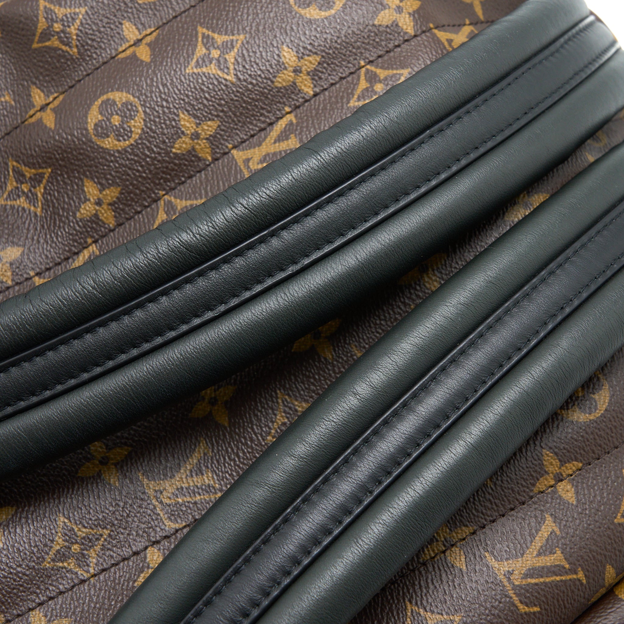 louis-vuitton-palm-spring-backpack-mm-monogram-canvas-ghw