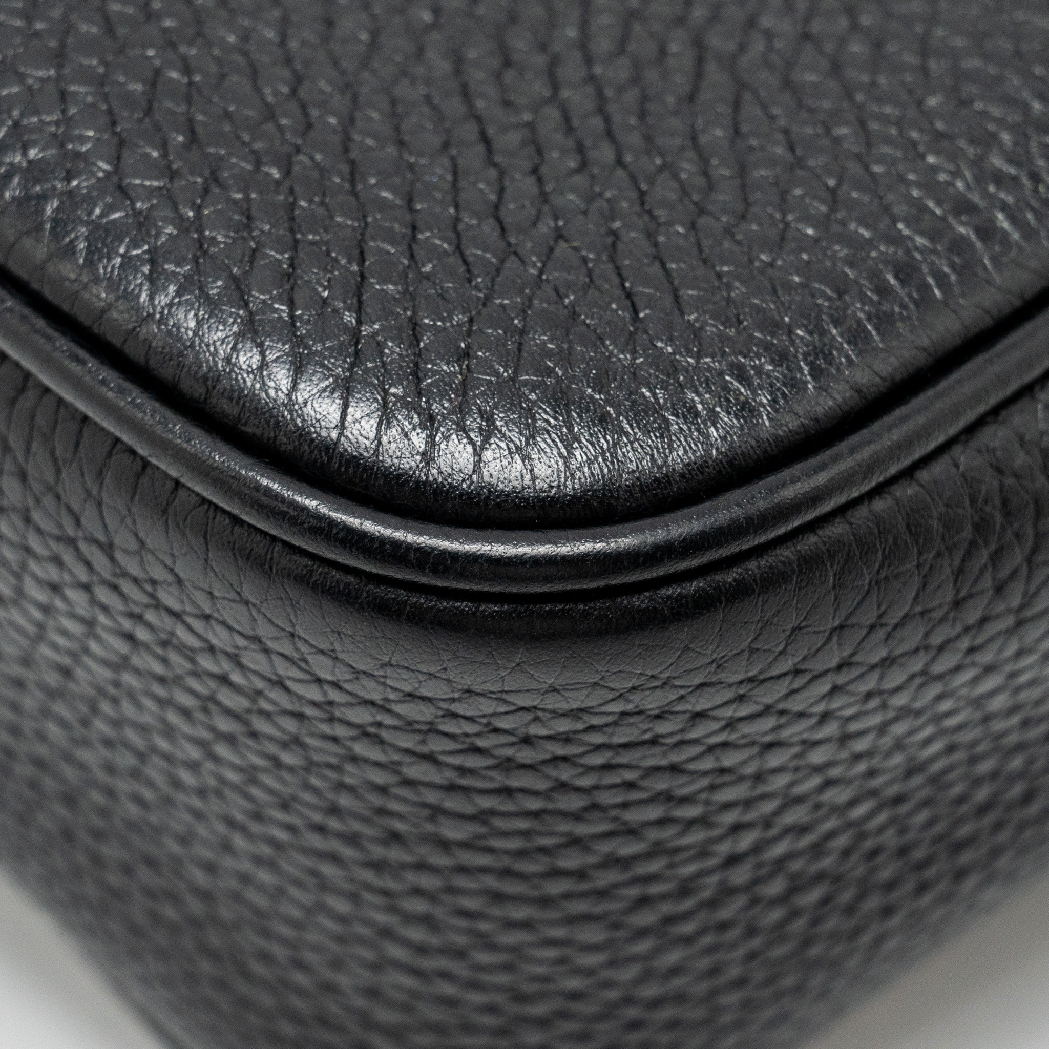 gucci-blondie-mini-shoulder-bag-calfskin-black-lghw