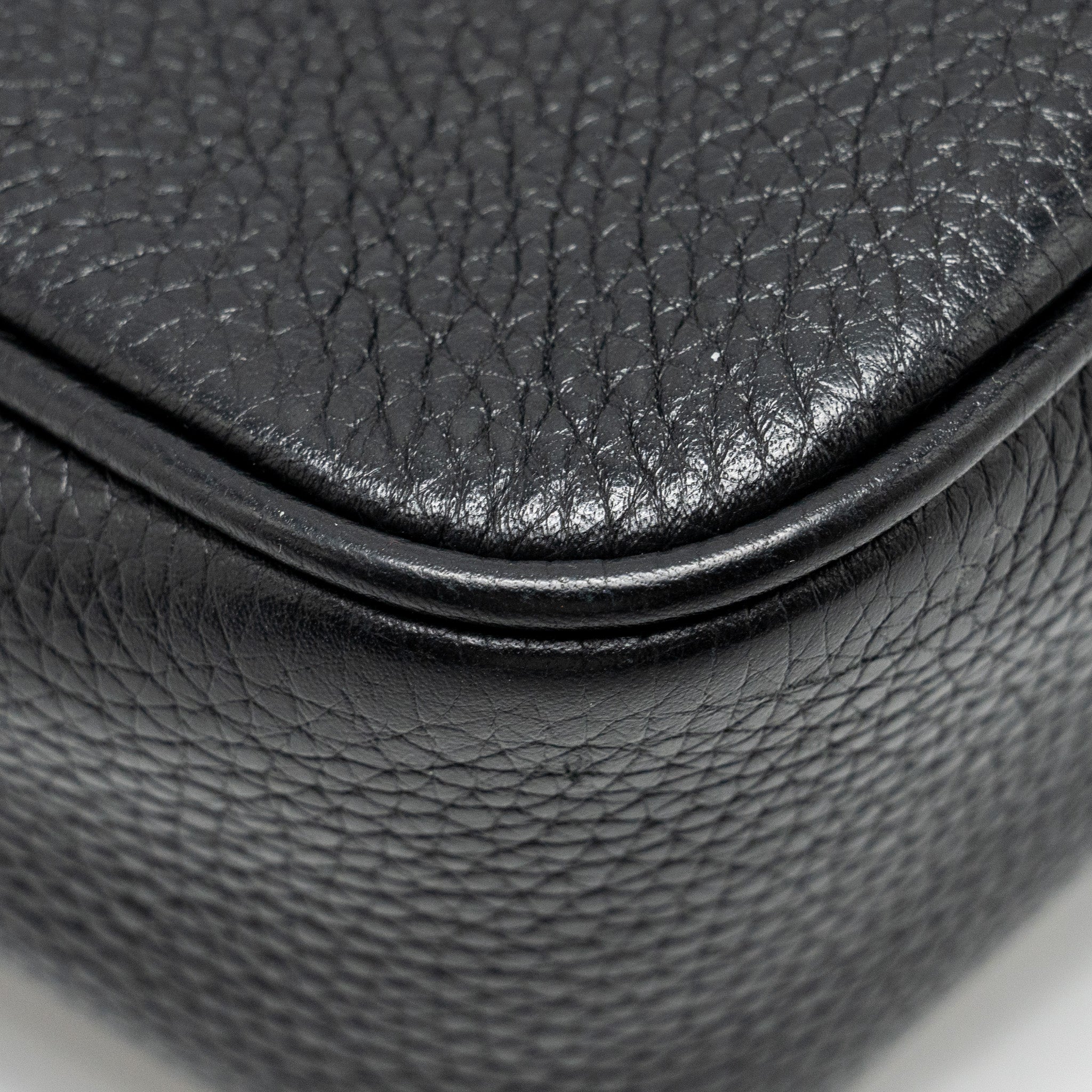 gucci-blondie-mini-shoulder-bag-calfskin-black-lghw
