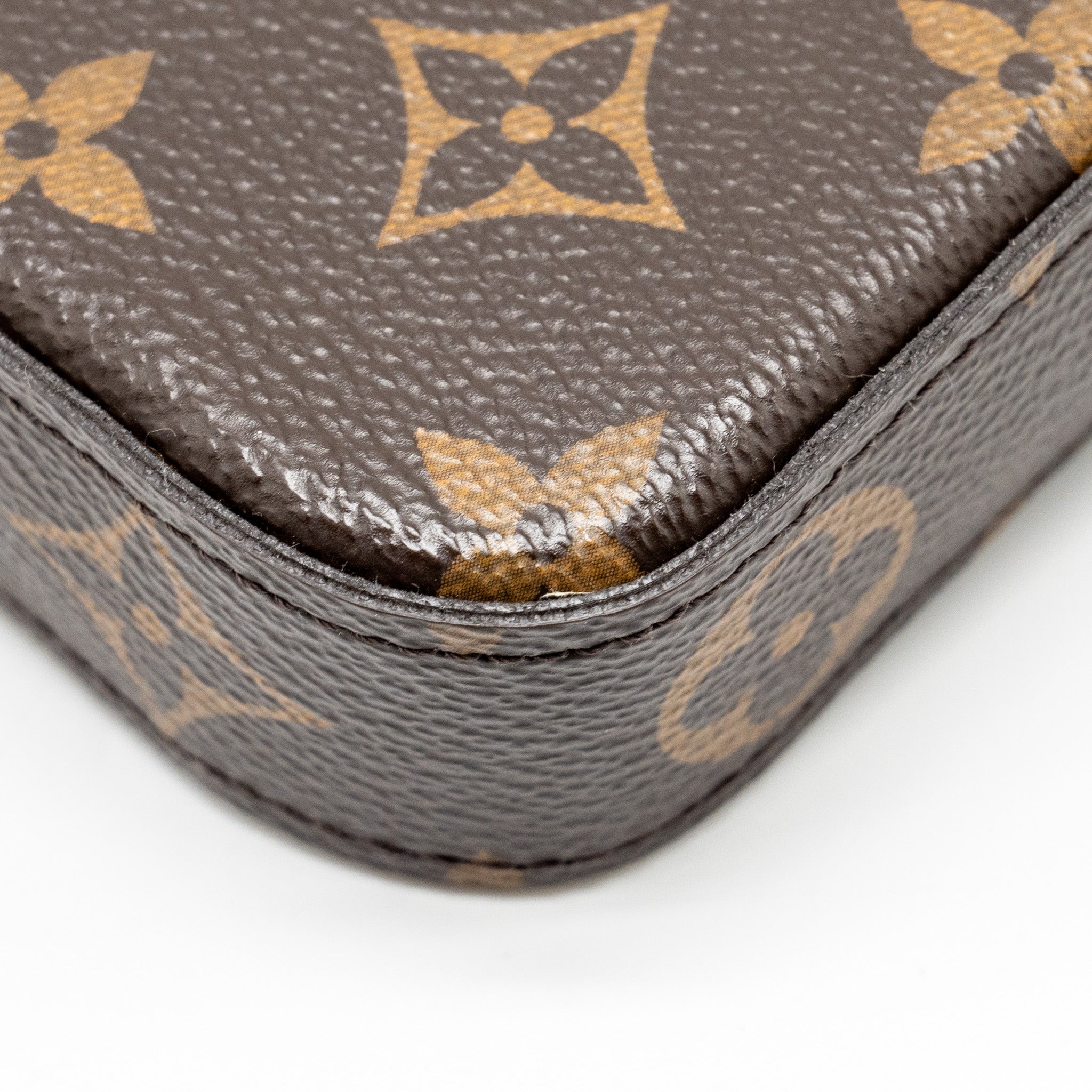 louis-vuitton-felicie-pochette-monogram-canvas-ghw-14