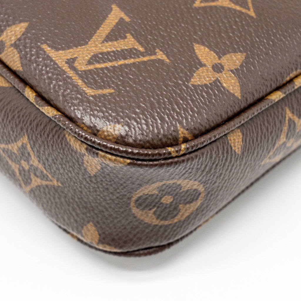 louis-vuitton-pochette-accessories-monogram-canvas-ghw-6