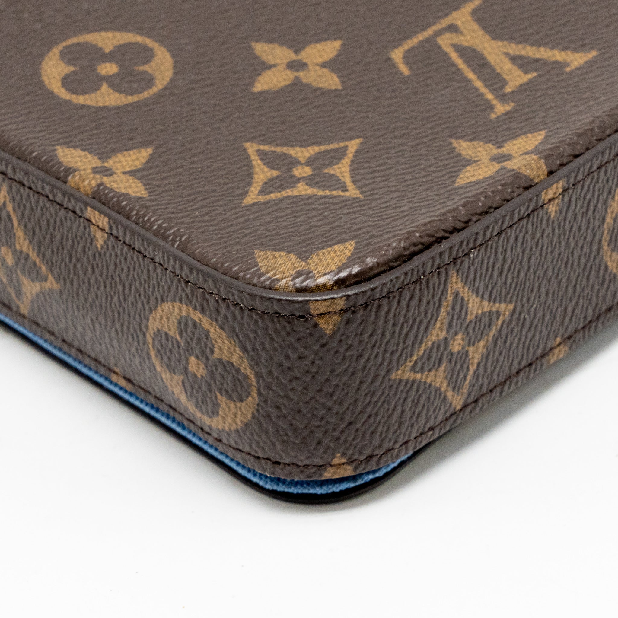 louis-vuitton-felicie-pochette-limited-edition-monogram-canvas-ghw-3