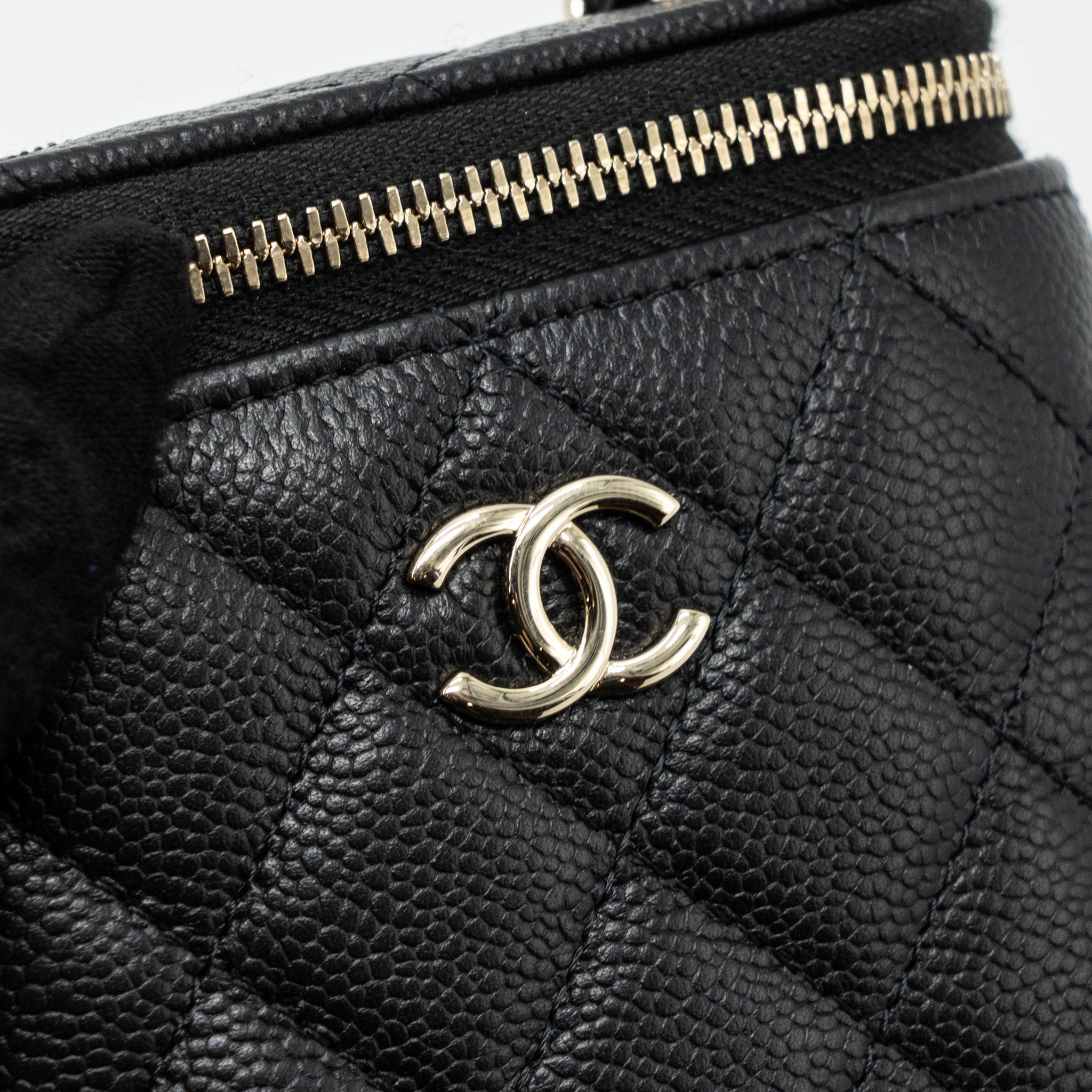 chanel-vanity-case-with-detailed-chain-caviar-black-lghw