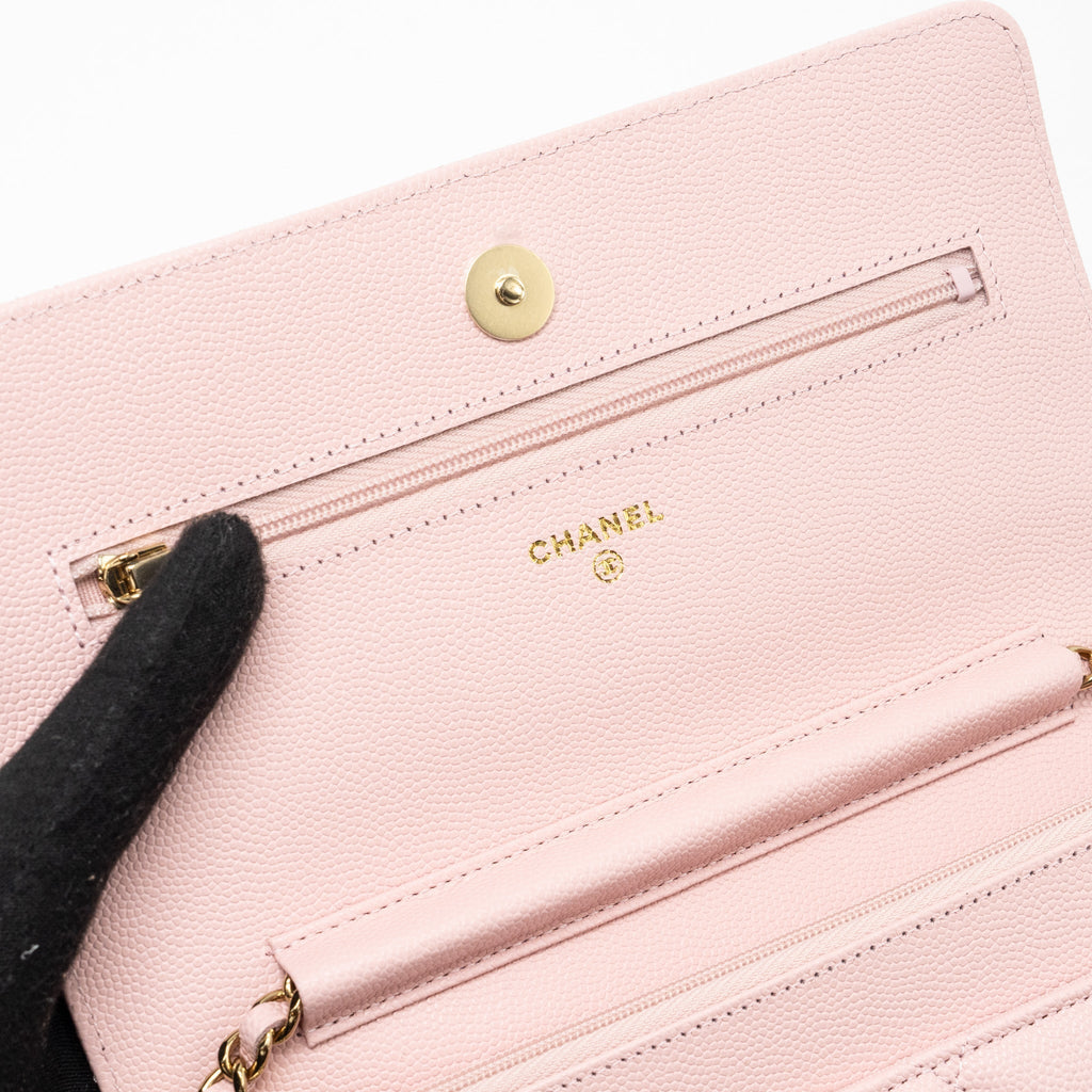 chanel-classic-wallet-on-chain-caviar-light-pink-lghwmicrochip