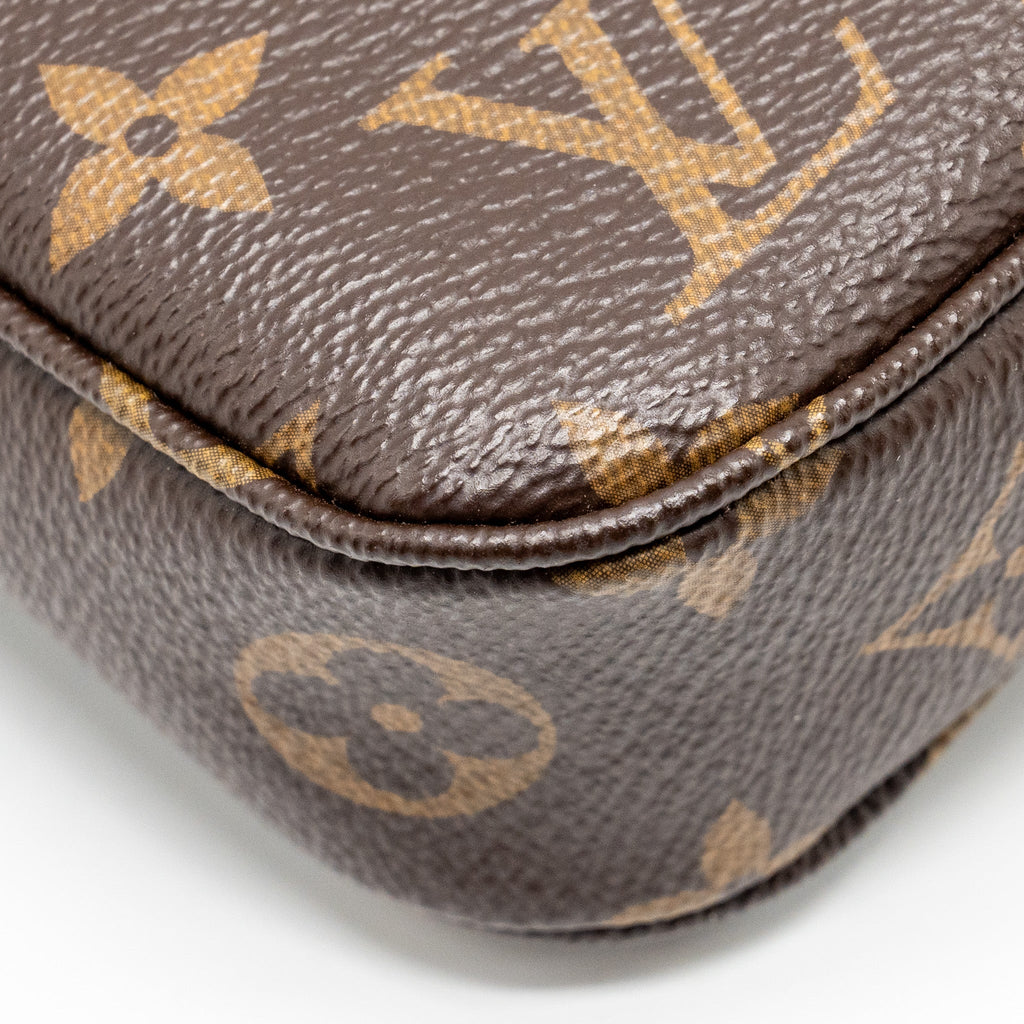 louis-vuitton-pochette-accessories-monogram-canvas-ghw-6
