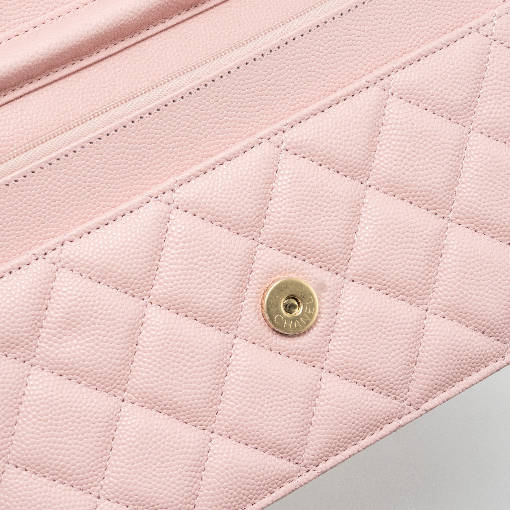 chanel-classic-wallet-on-chain-caviar-light-pink-lghwmicrochip