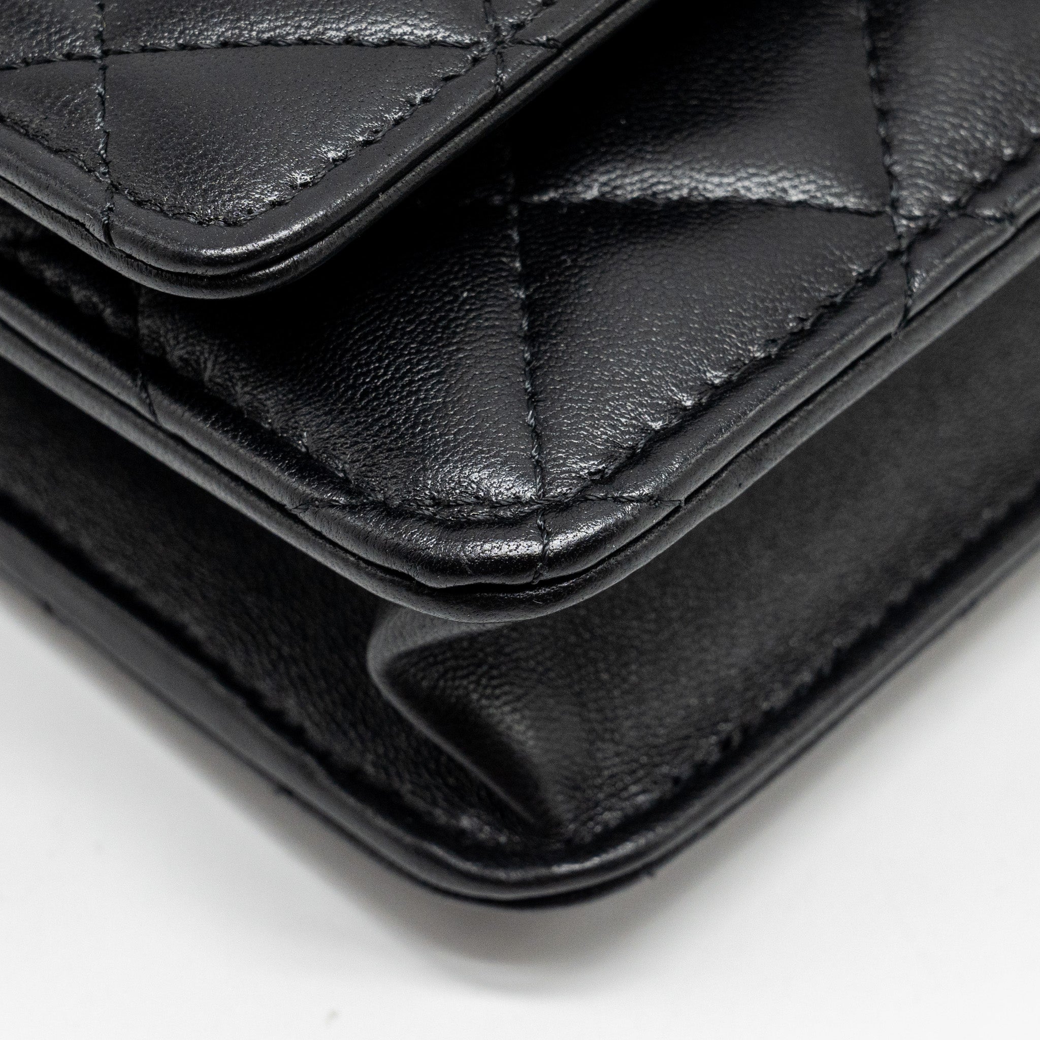 chanel-pearl-detailed-top-handel-wallet-on-chain-lambskin-black-lghw-microchip