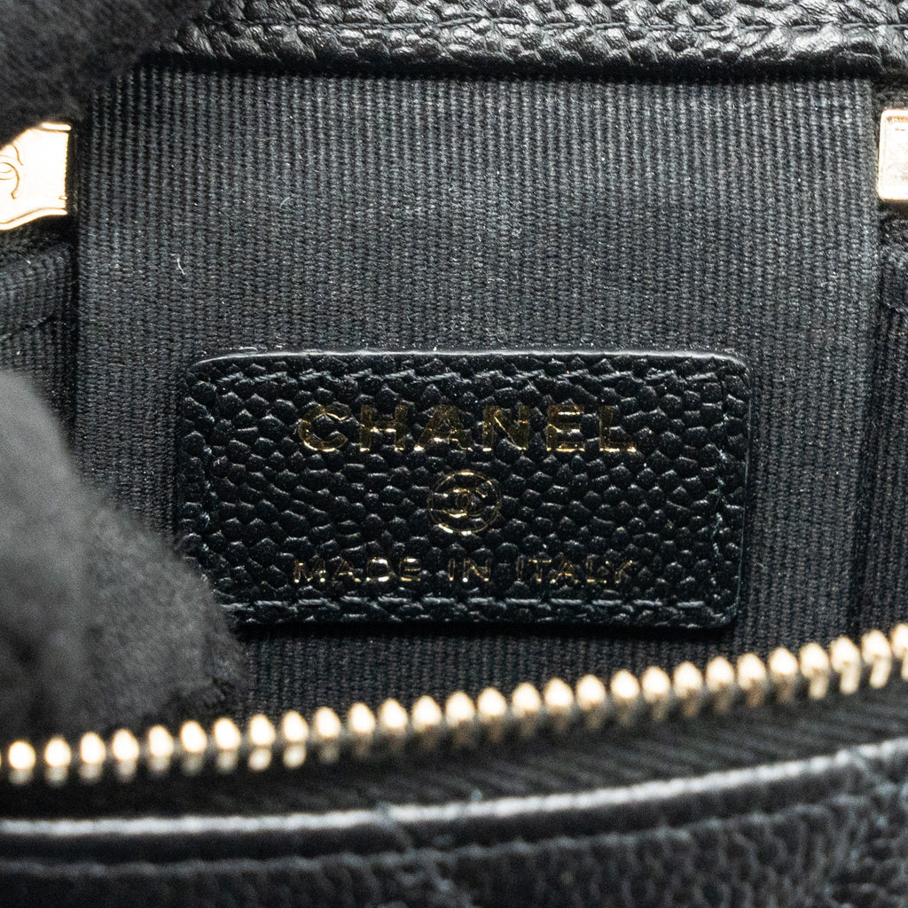 chanel-vanity-case-with-detailed-chain-caviar-black-lghw