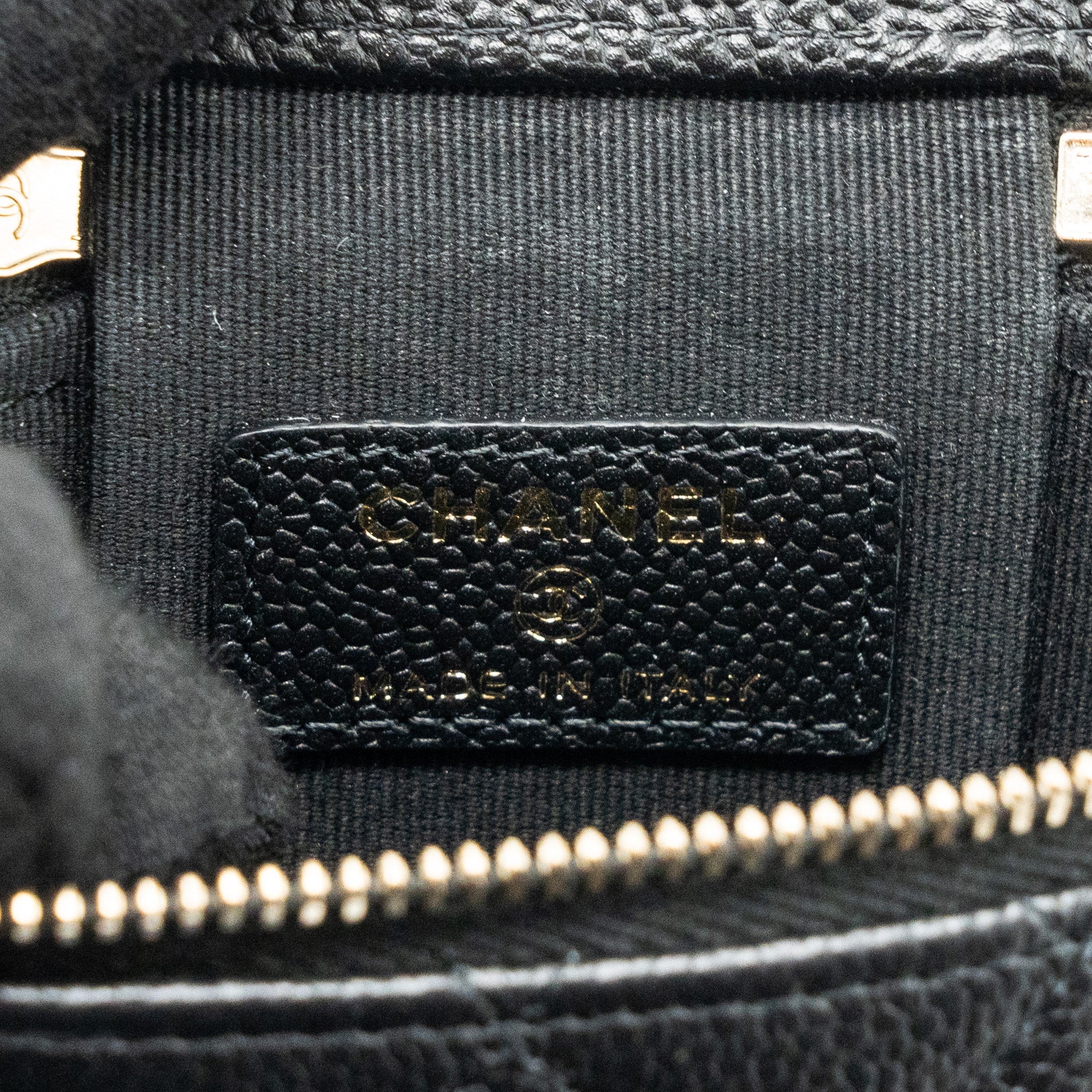 chanel-vanity-case-with-detailed-chain-caviar-black-lghw