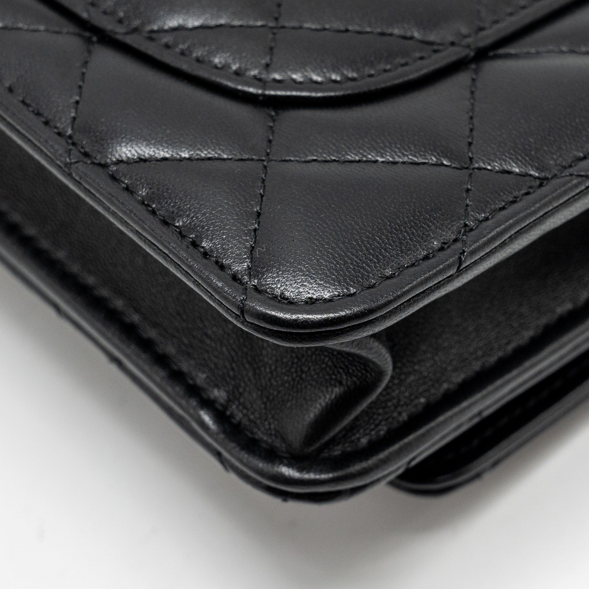 chanel-pearl-detailed-top-handel-wallet-on-chain-lambskin-black-lghw-microchip