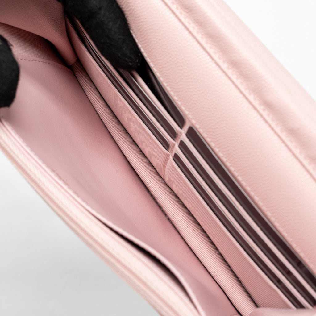 chanel-classic-wallet-on-chain-caviar-light-pink-lghwmicrochip