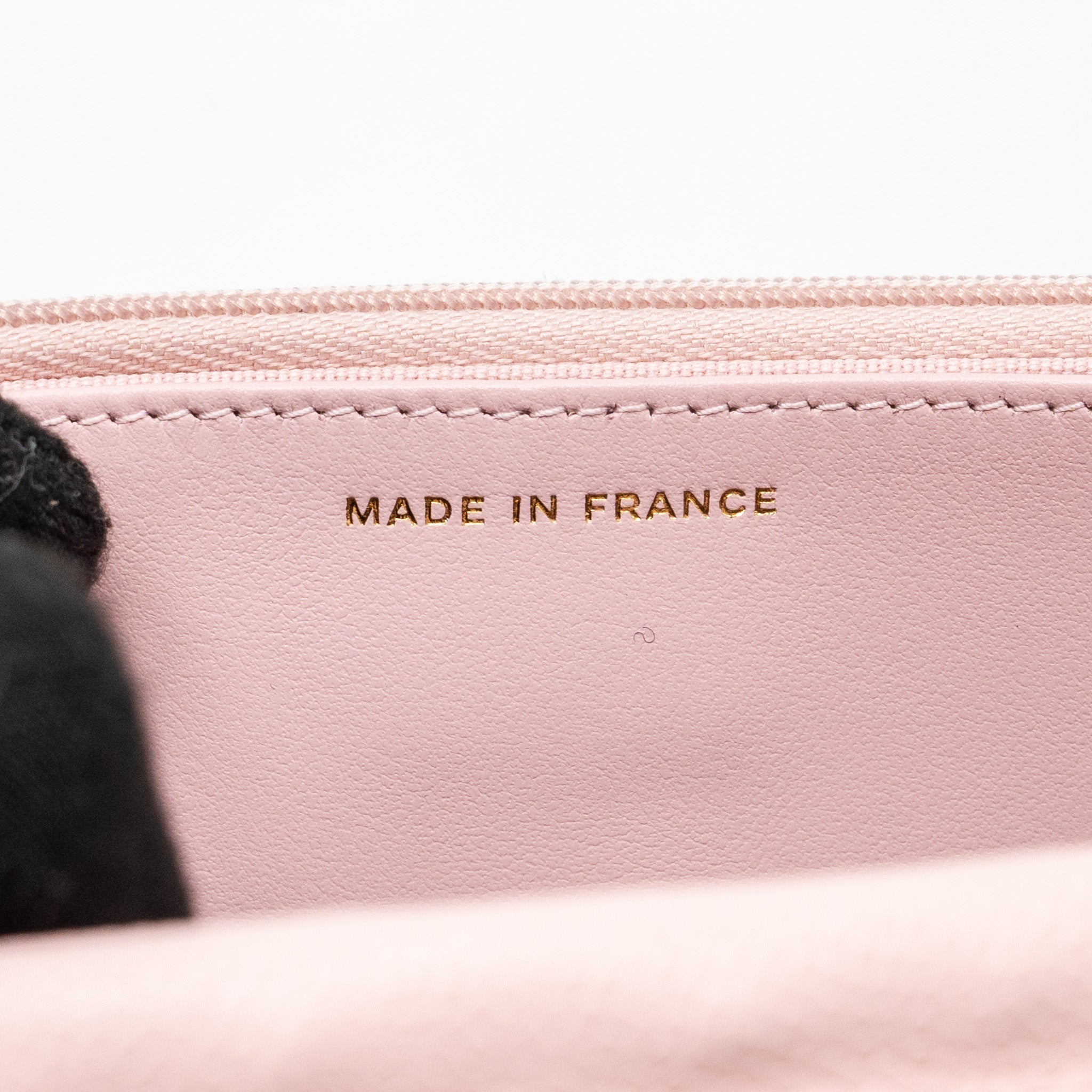 chanel-classic-wallet-on-chain-caviar-light-pink-lghwmicrochip
