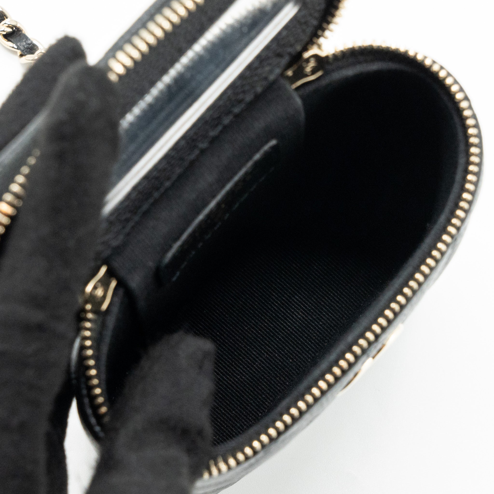 chanel-vanity-case-with-detailed-chain-caviar-black-lghw