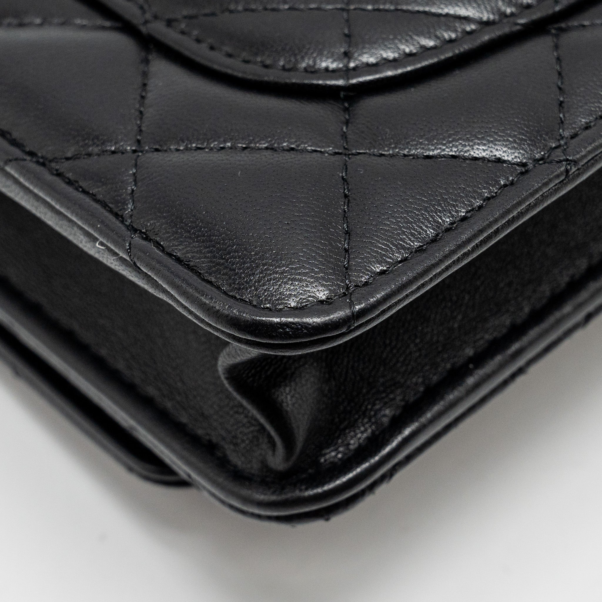 chanel-pearl-detailed-top-handel-wallet-on-chain-lambskin-black-lghw-microchip