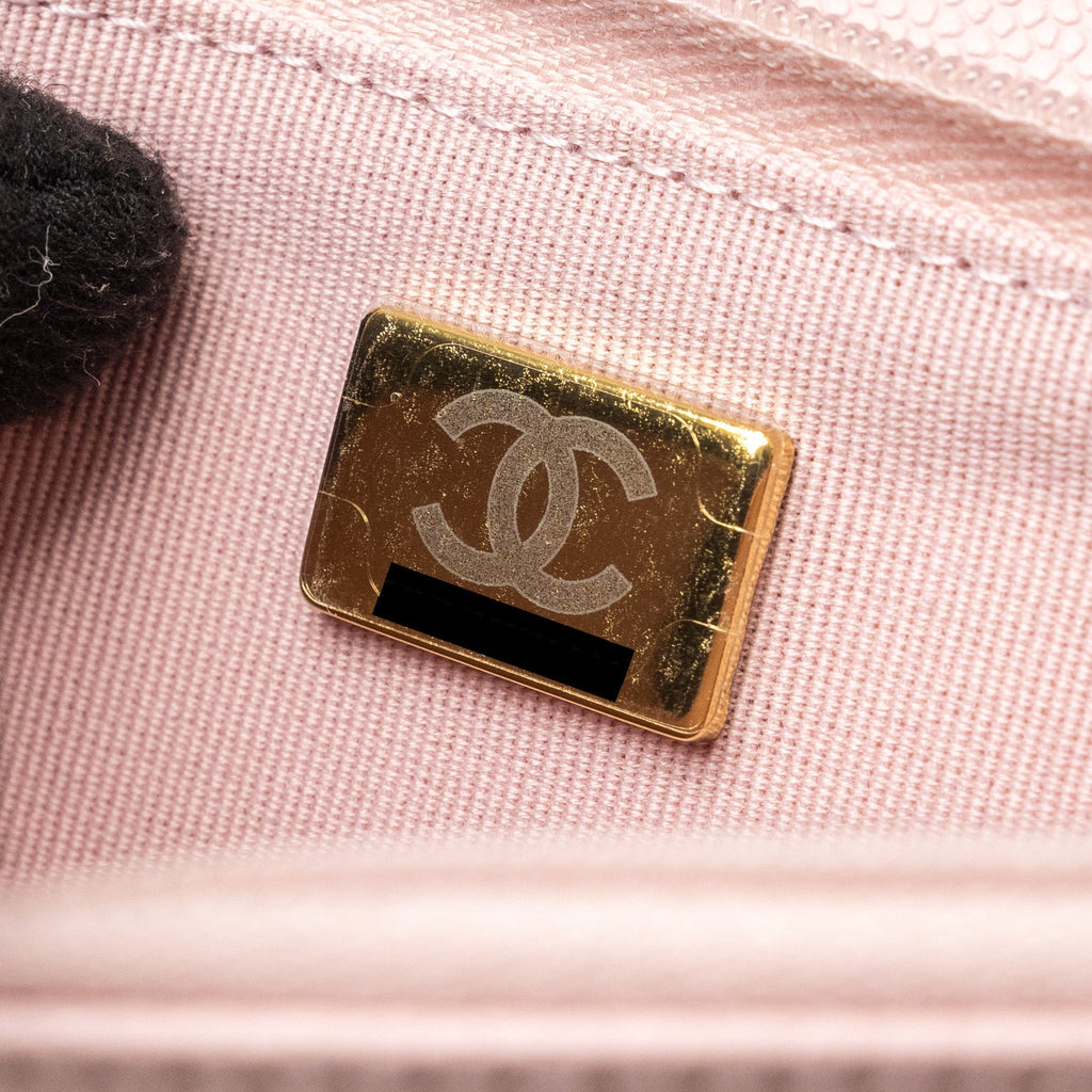 chanel-classic-wallet-on-chain-caviar-light-pink-lghwmicrochip