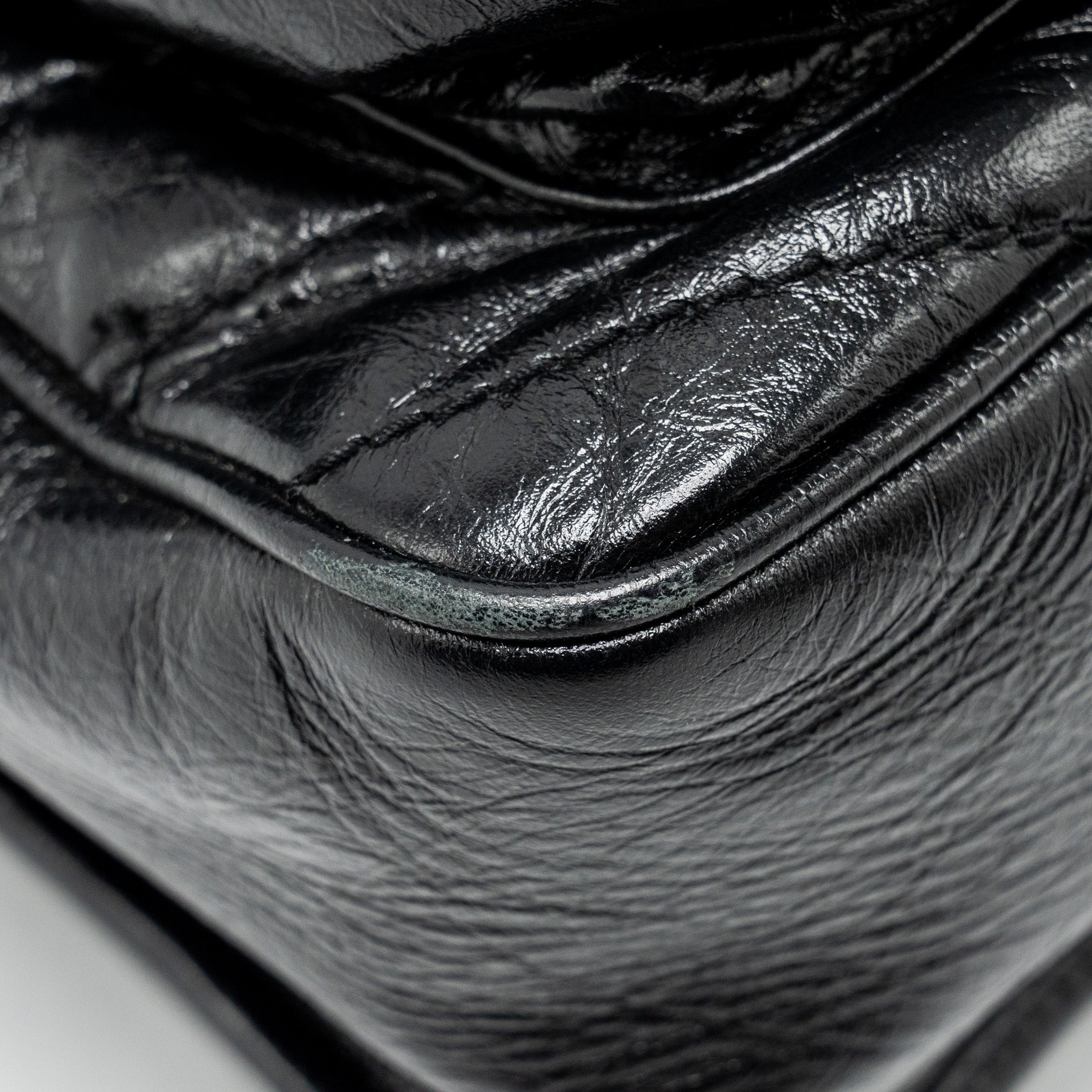 saint-laurent-ysl-medium-niki-calfskin-black-shw