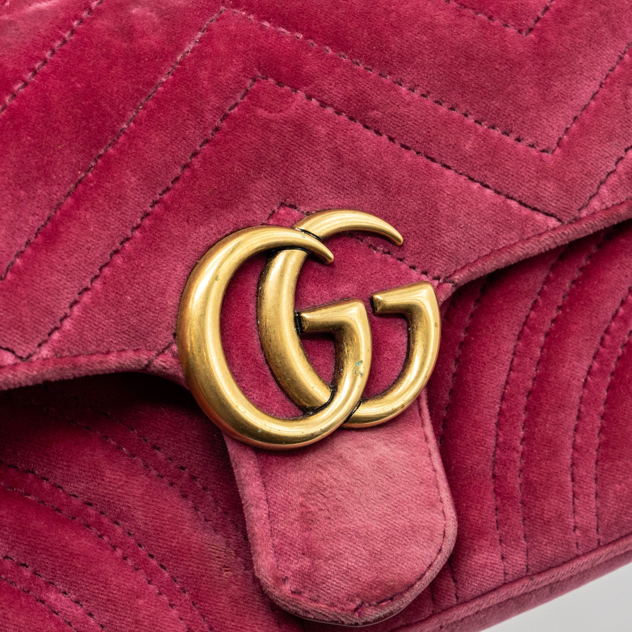 gucci-small-gg-marmont-shoulder-bag-velvet-pink-ghw-copy