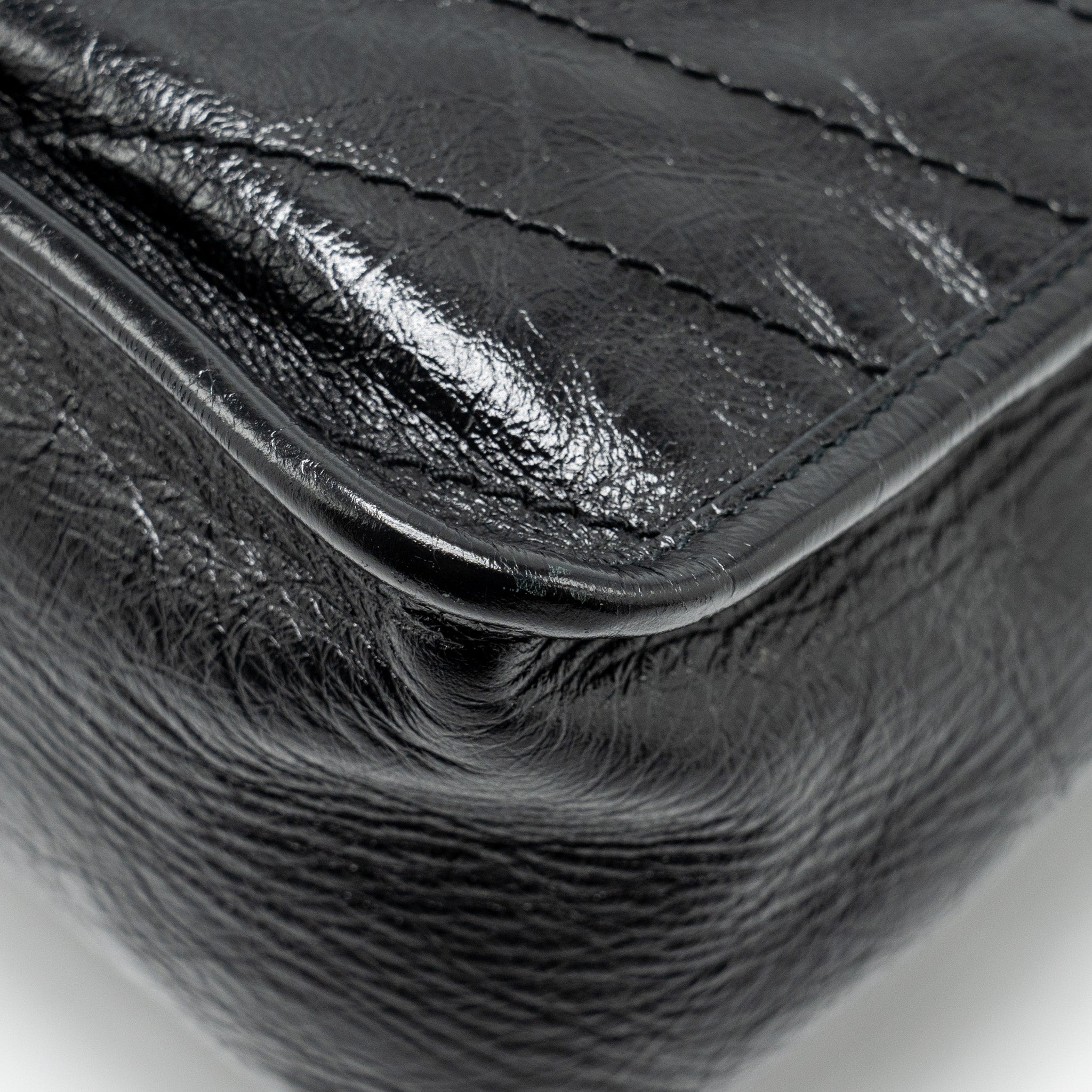 saint-laurent-ysl-medium-niki-calfskin-black-shw