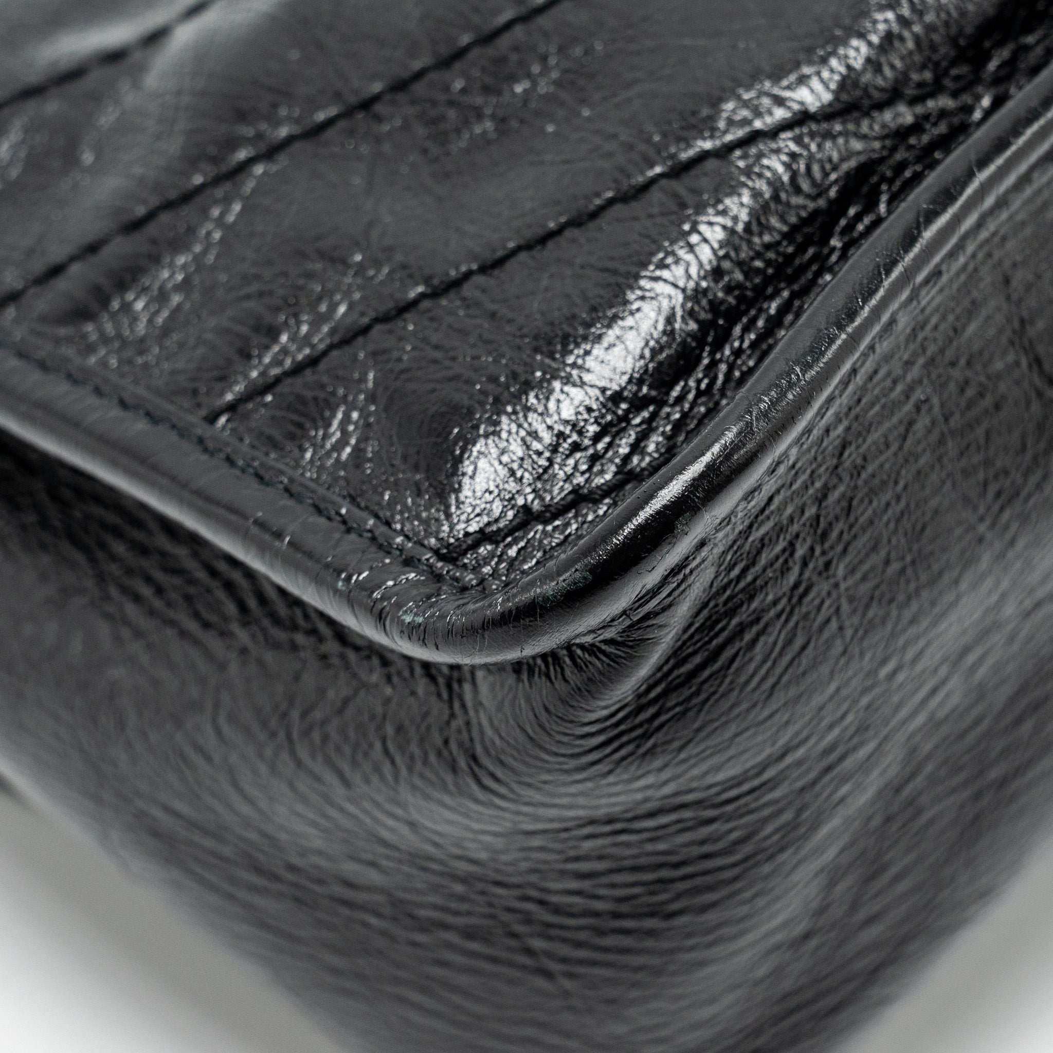 saint-laurent-ysl-medium-niki-calfskin-black-shw