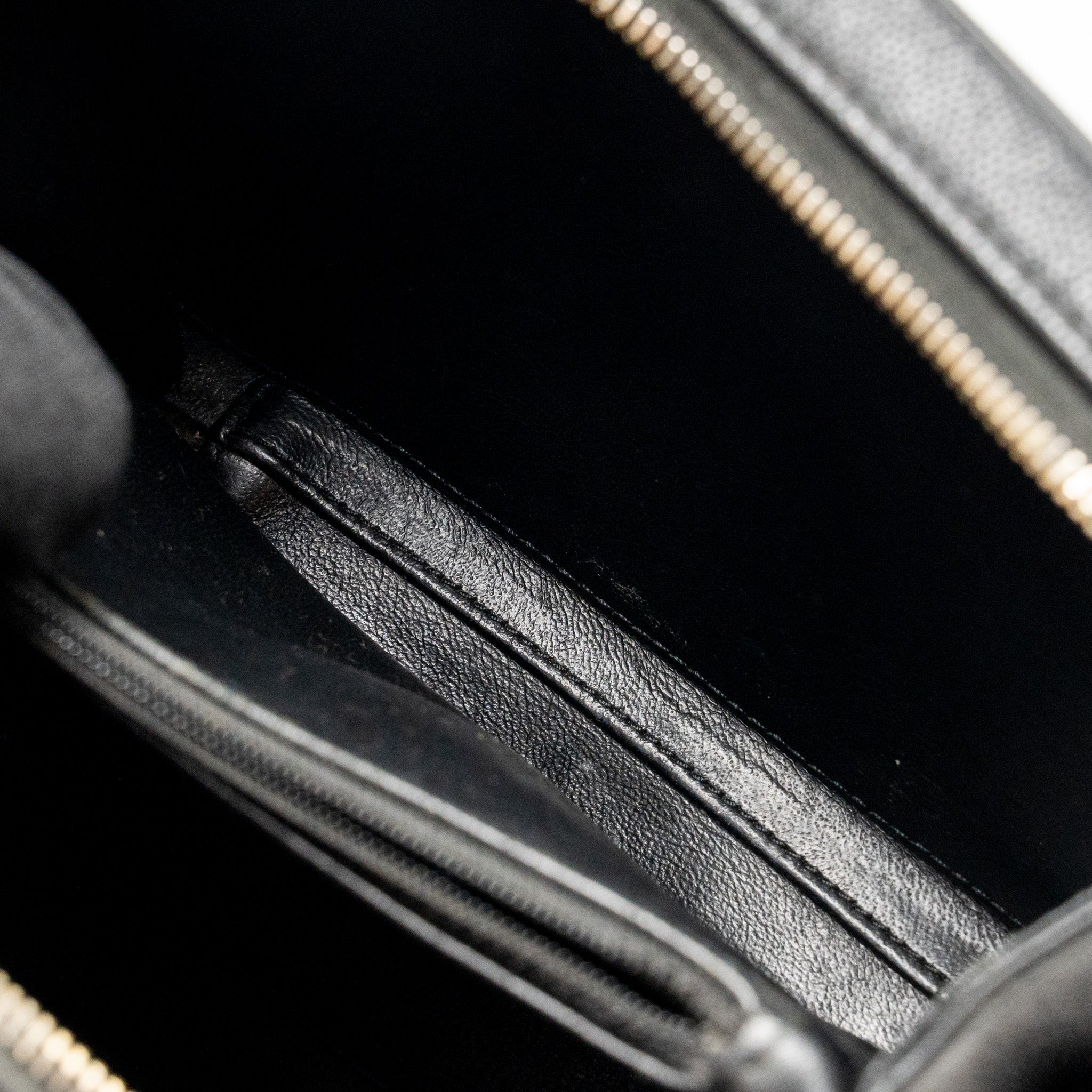 chanel-cc-filigree-vanity-caviar-black-ghw