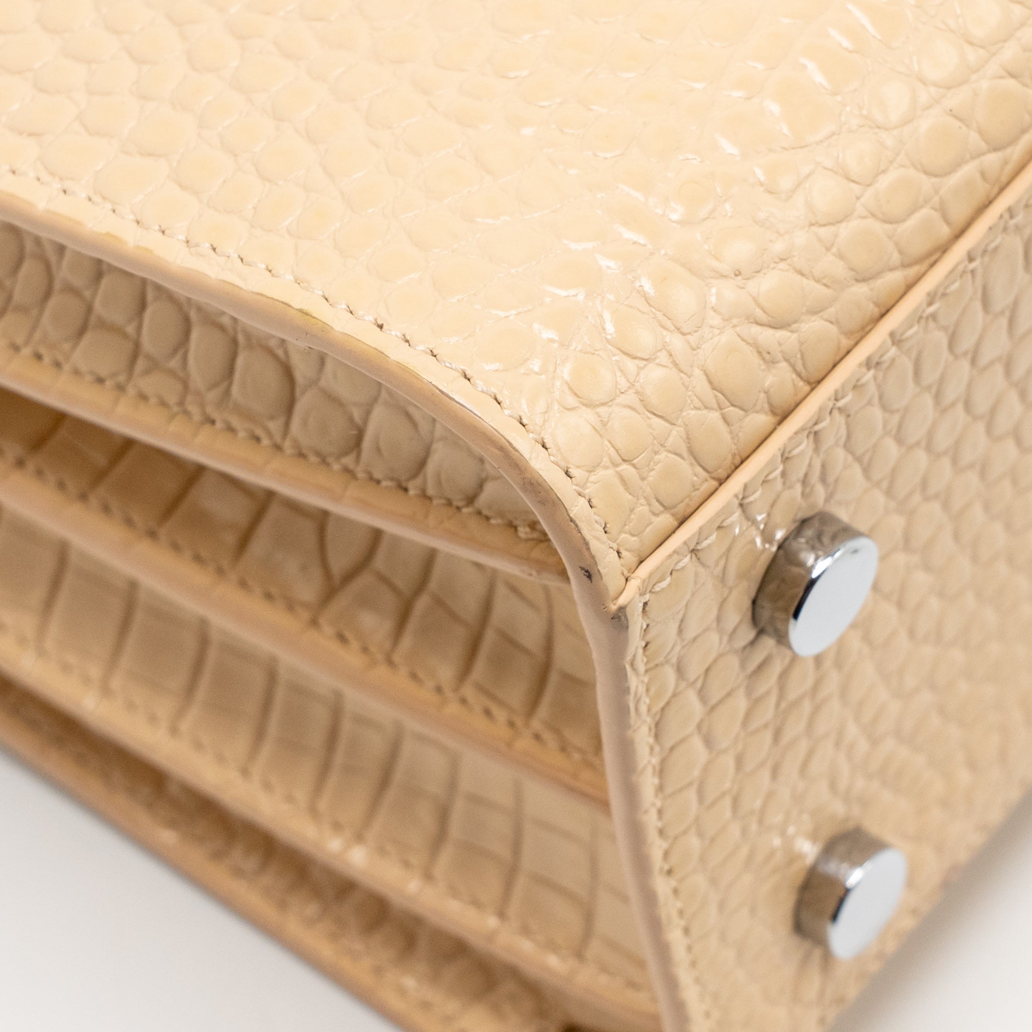 saint-laurent-sac-de-jour-tote-croc-embossed-calfskin-beige-shw