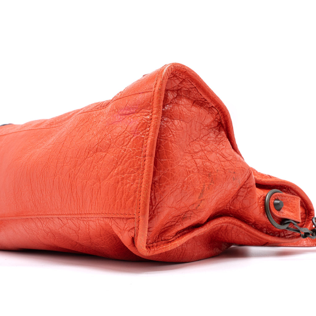 balenciaga-classic-city-bag-nappa-tomato-red-black-hardware