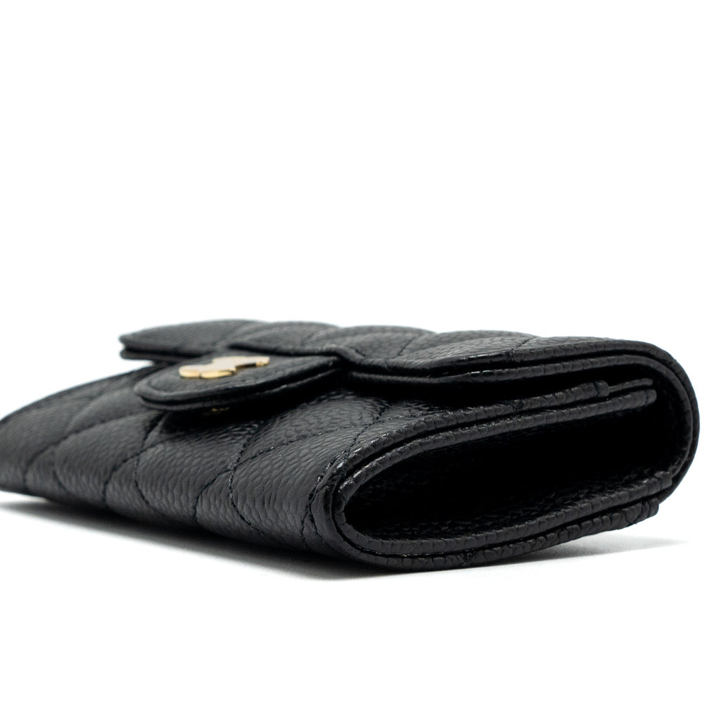 chanel-classic-flap-card-holder-caviar-black-ghw-microchip-2