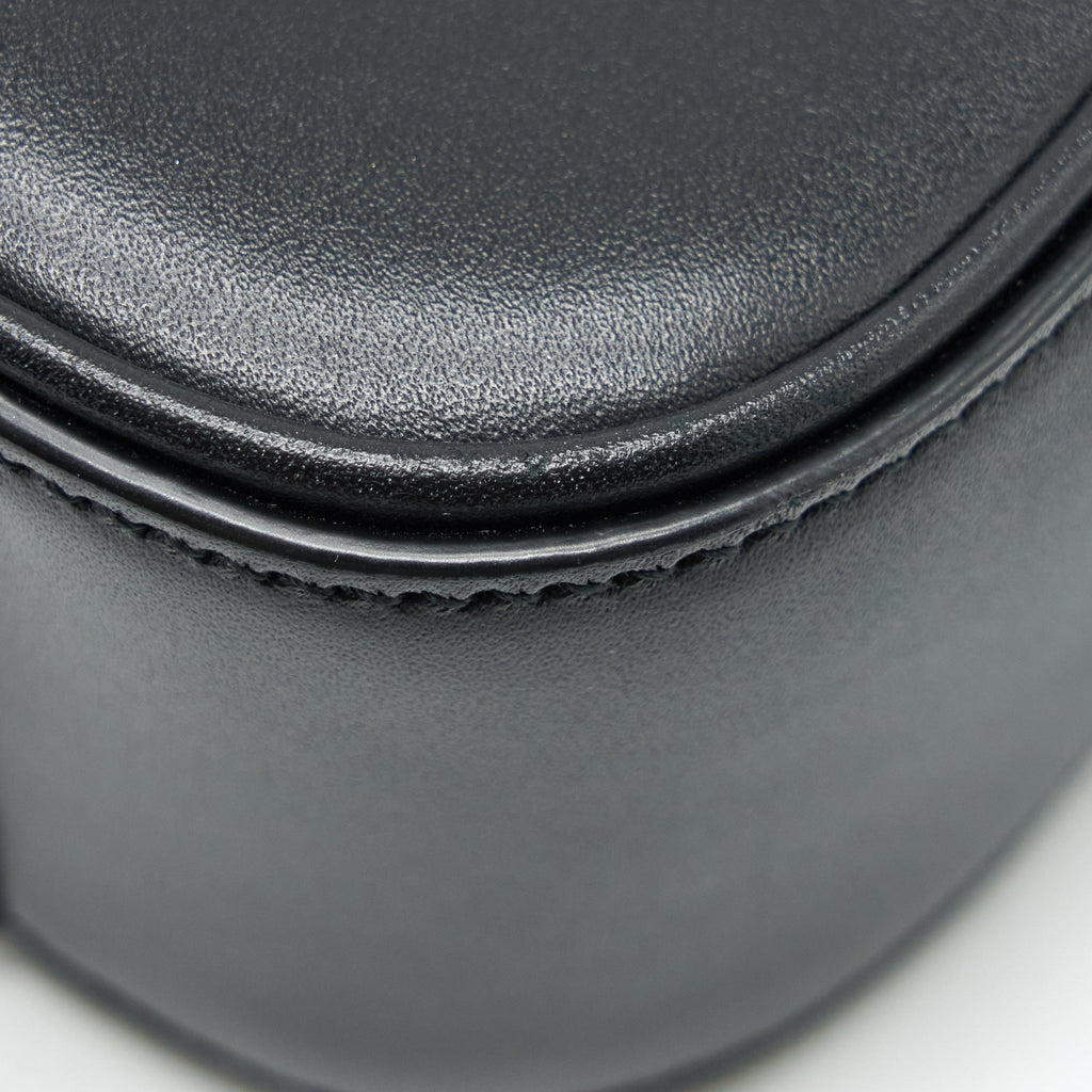 saint-laurent-ysl-le5-a7-hobo-bag-smooth-calfskin-black-ghw
