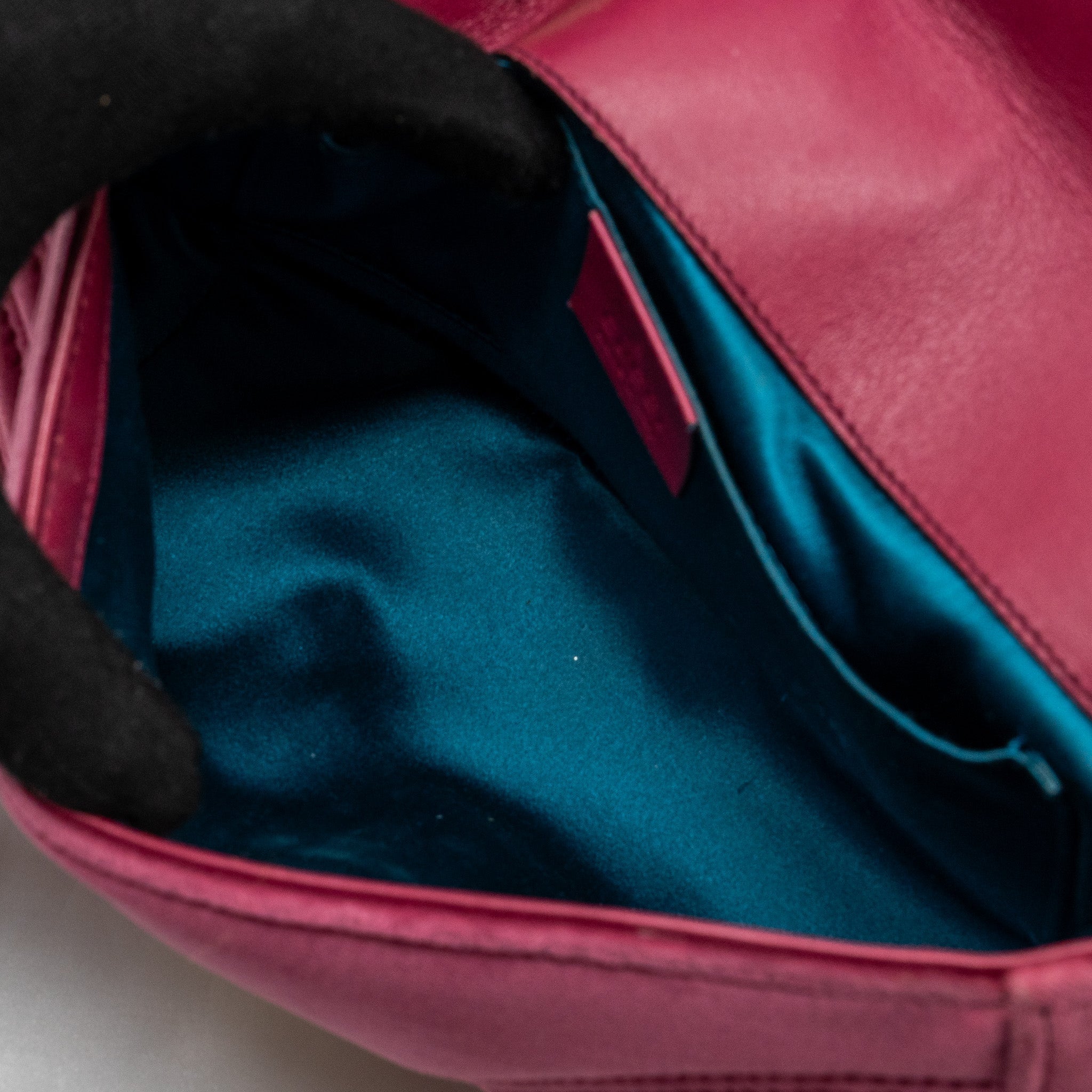 gucci-small-gg-marmont-shoulder-bag-velvet-pink-ghw-copy
